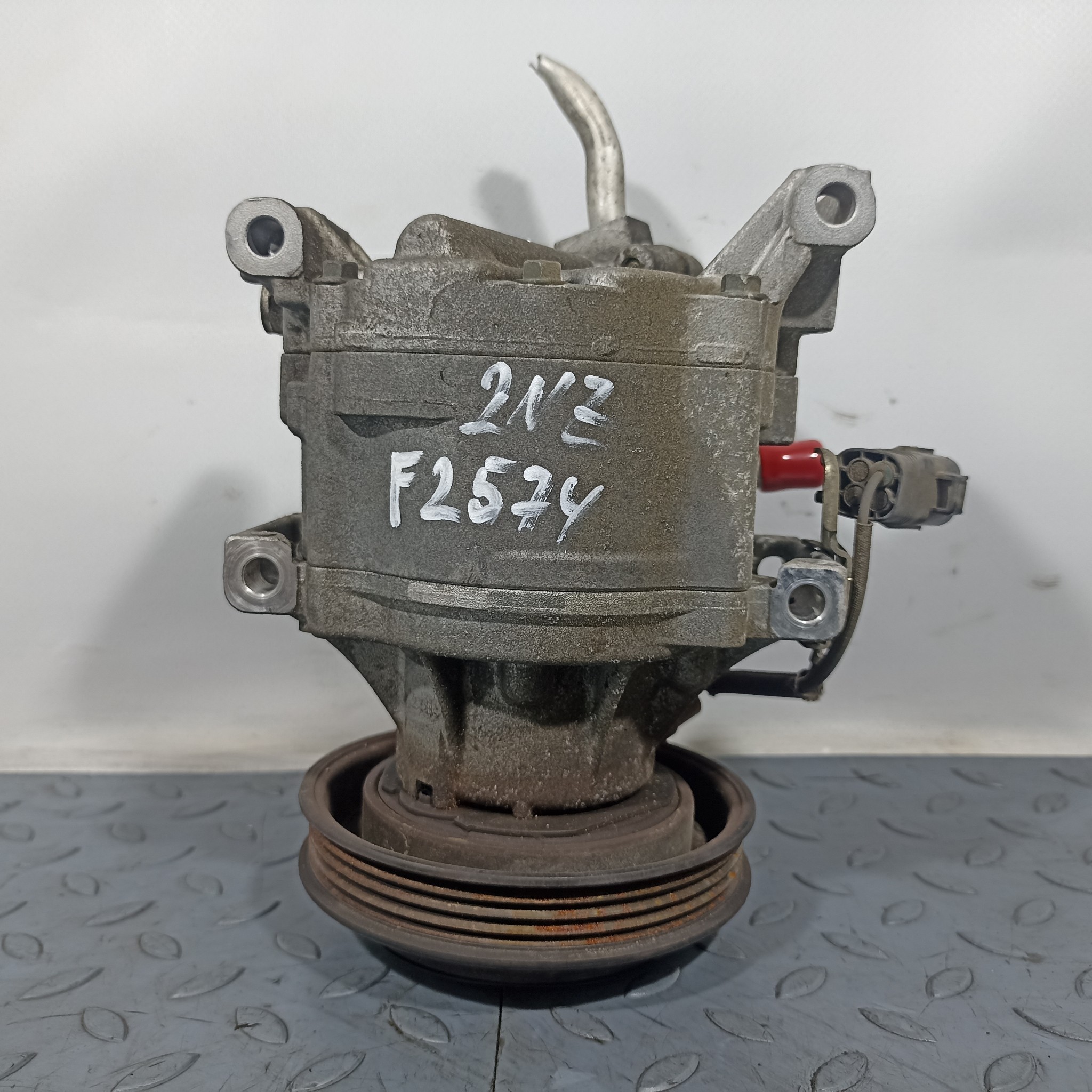КОМПРЕССОР КОНДИЦИОНЕРА TOYOTA 883201A480  F2574Z