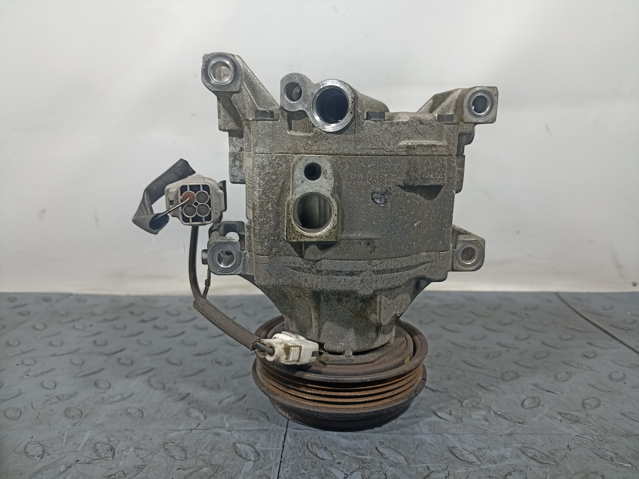 КОМПРЕССОР КОНДИЦИОНЕРА TOYOTA 883201A480  F2680Z