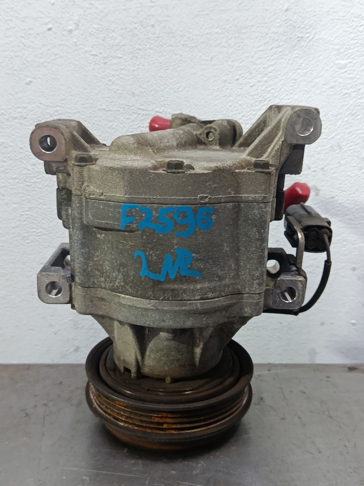 КОМПРЕССОР КОНДИЦИОНЕРА TOYOTA 883201A480  F2596Z