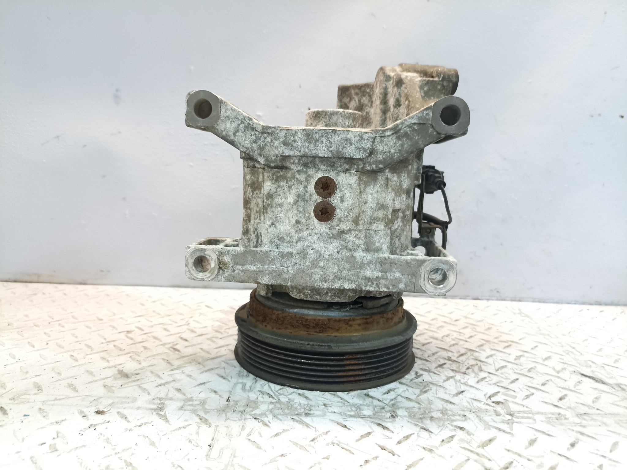 КОМПРЕССОР КОНДИЦИОНЕРА NISSAN 9260041B00 FA718Z