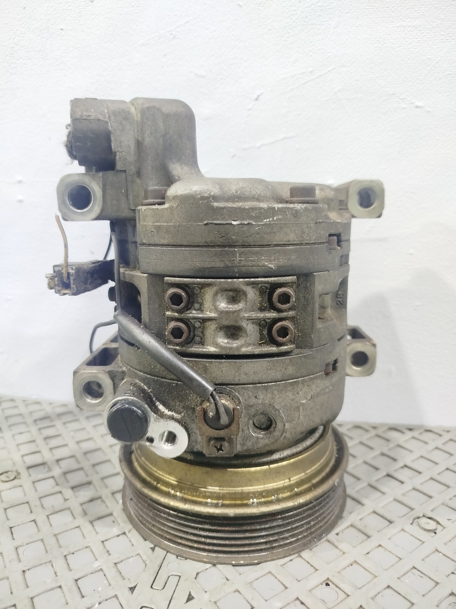 КОМПРЕССОР КОНДИЦИОНЕРА NISSAN 9260041B00 D121