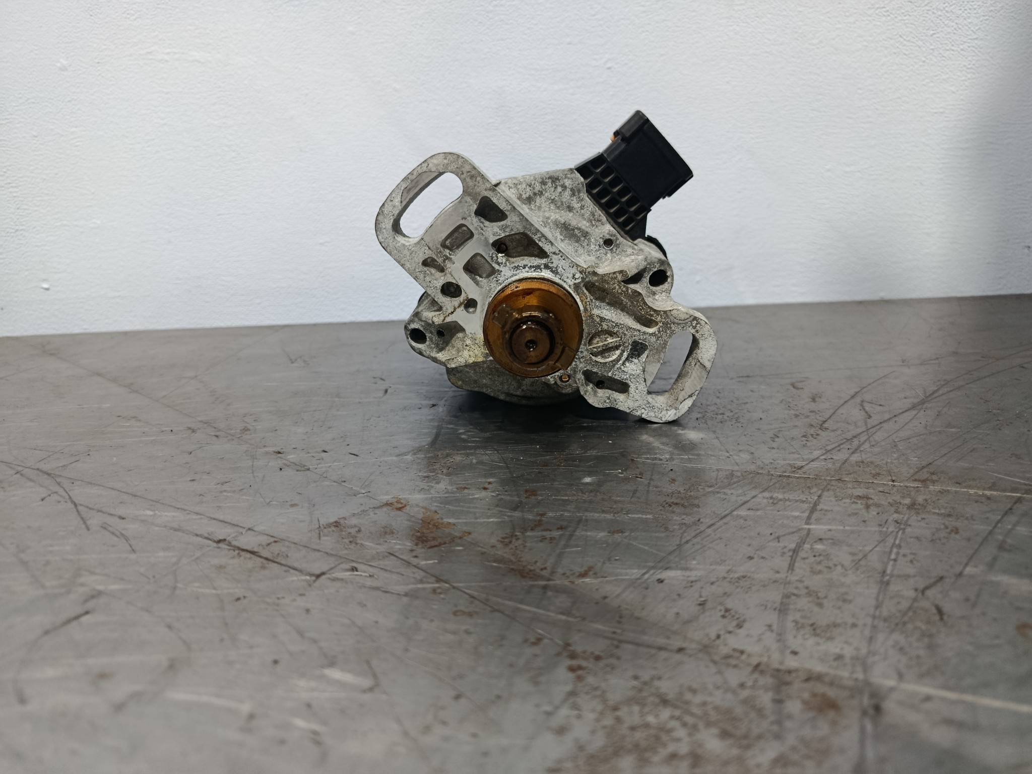 ТРАМБЛЕР NISSAN 22100WF010  DY1331Z