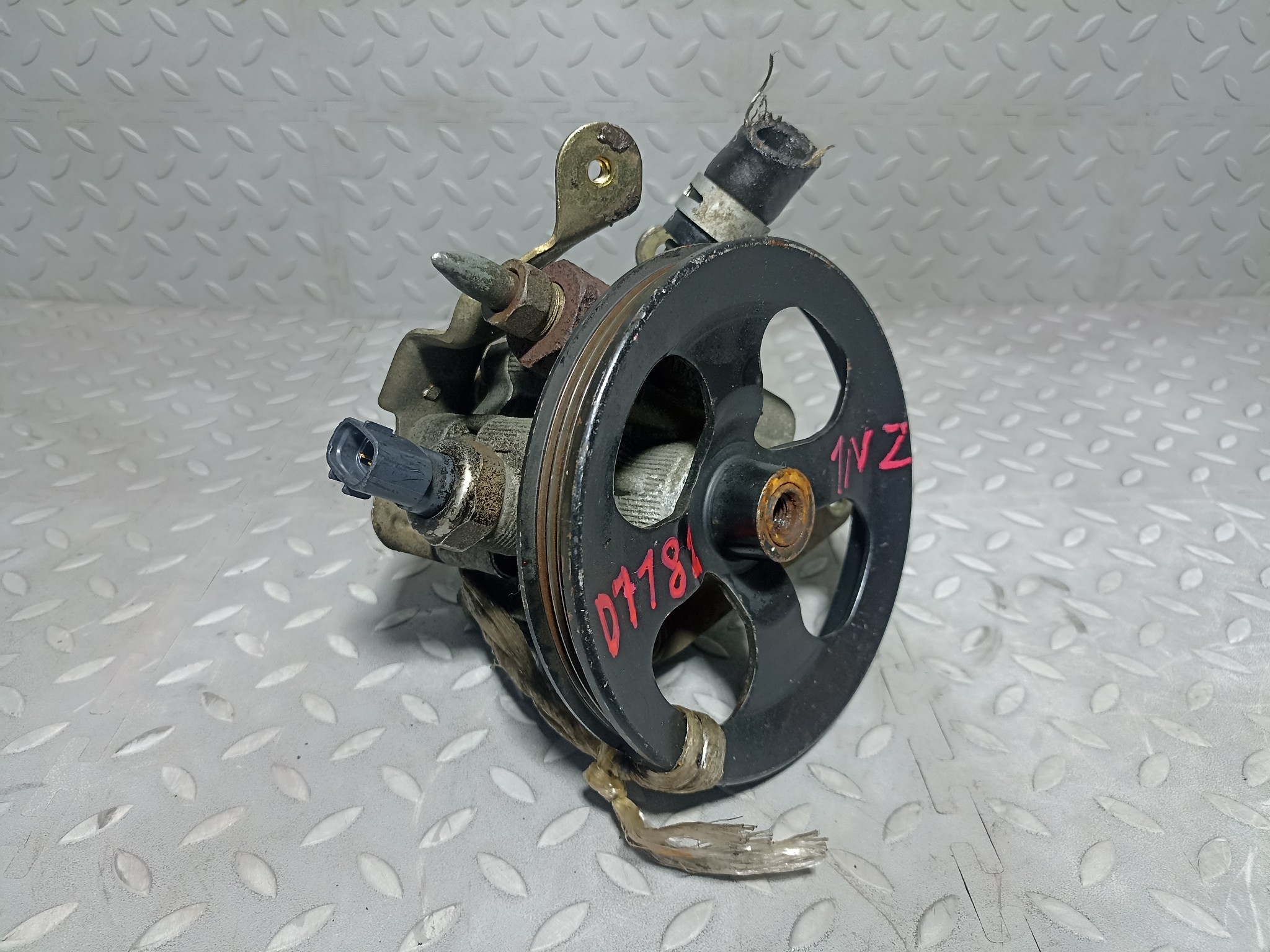 ГУР TOYOTA SCION 4431012530 D1182