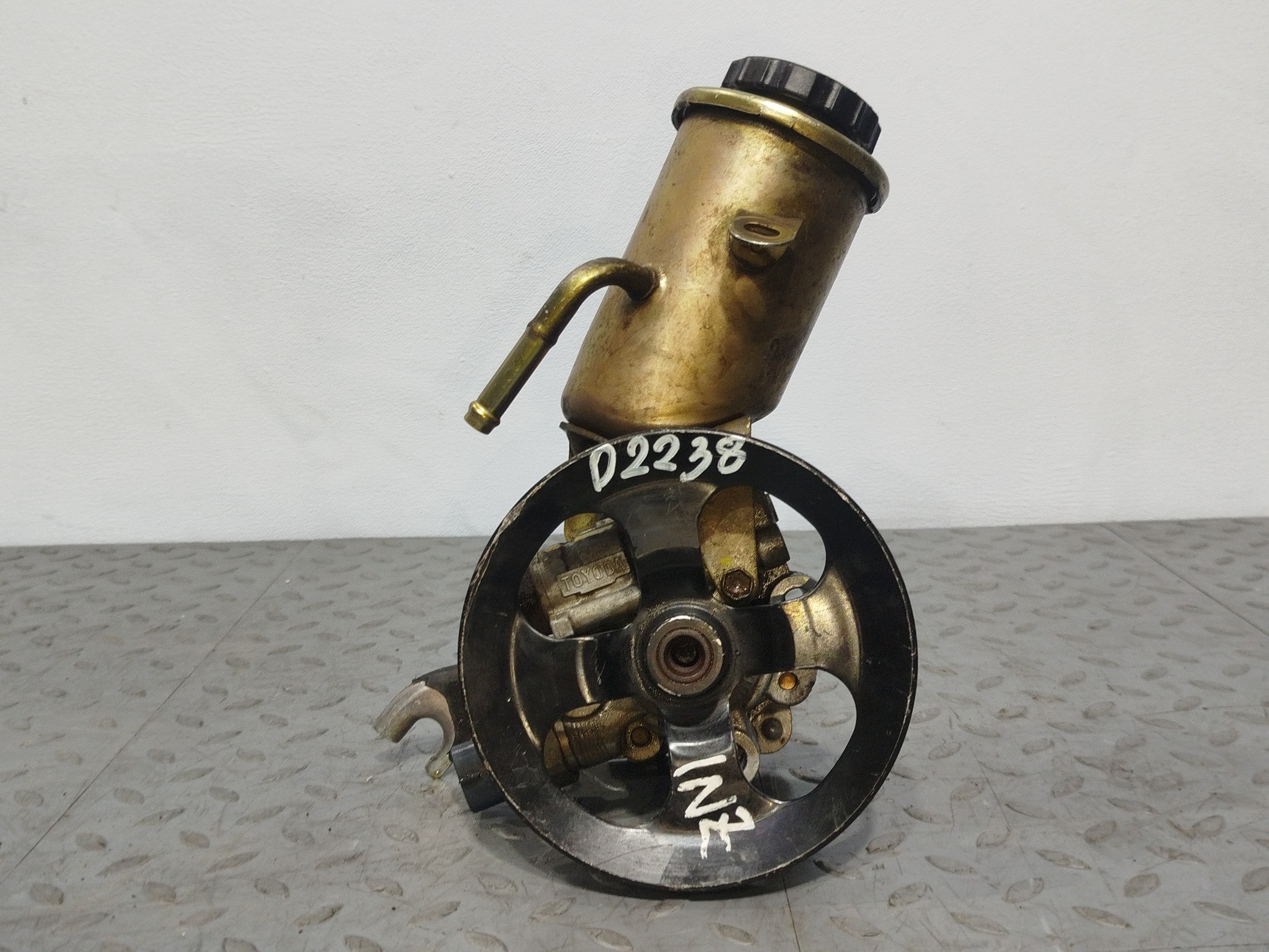 ГУР TOYOTA SCION 4431012530 D2238