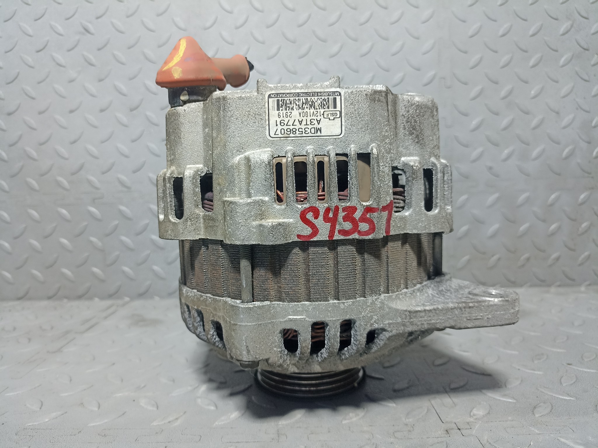 ГЕНЕРАТОР MITSUBISHI MD358421  S4351Z