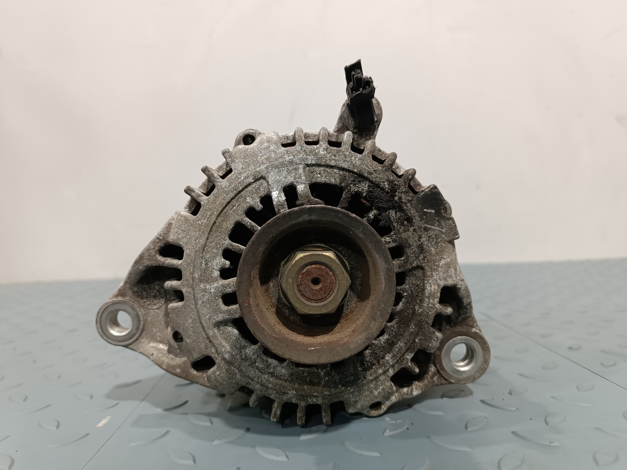ГЕНЕРАТОР NISSAN 23100AX001  D2109