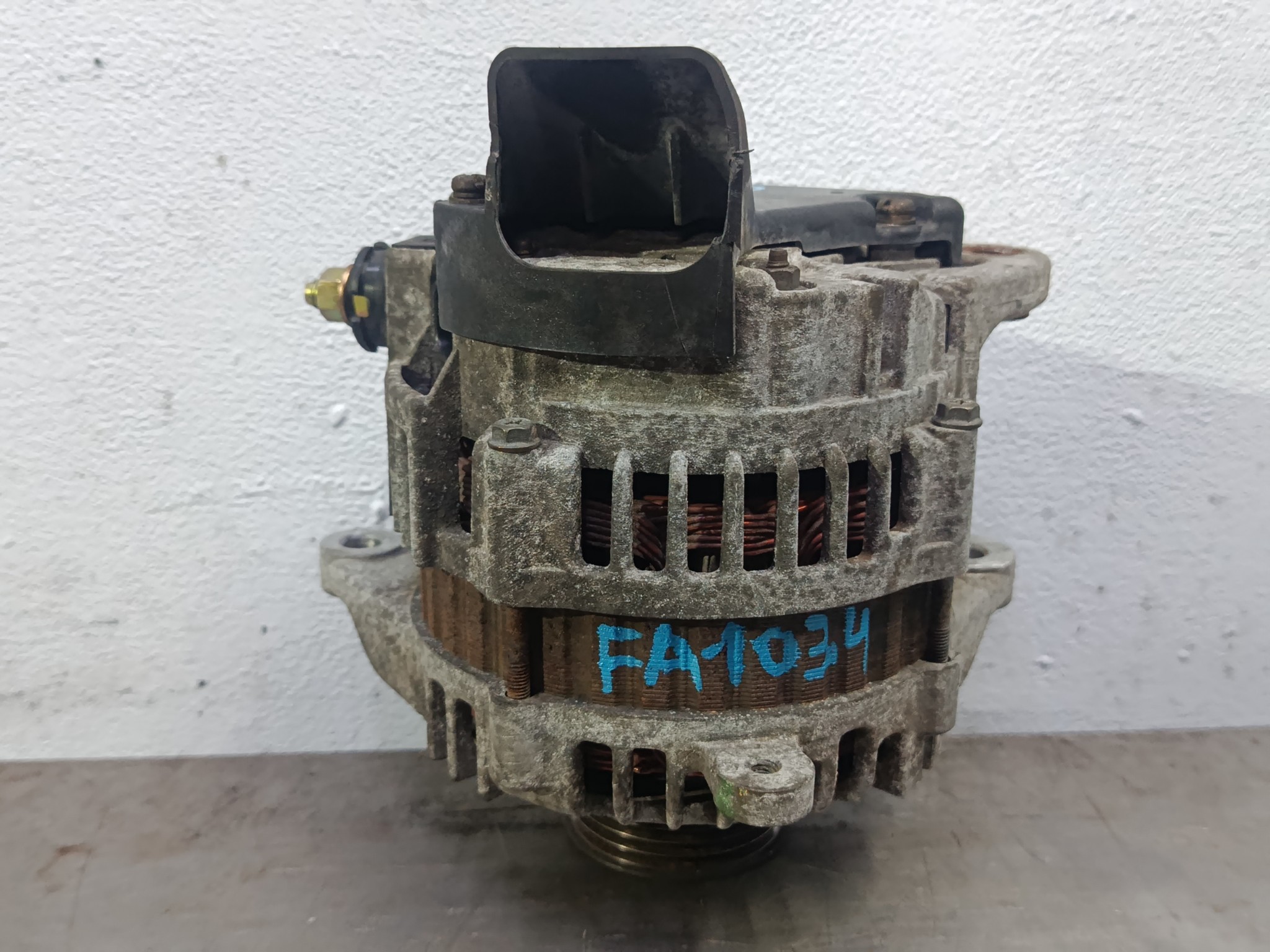 ГЕНЕРАТОР NISSAN 23100AX001  FA103