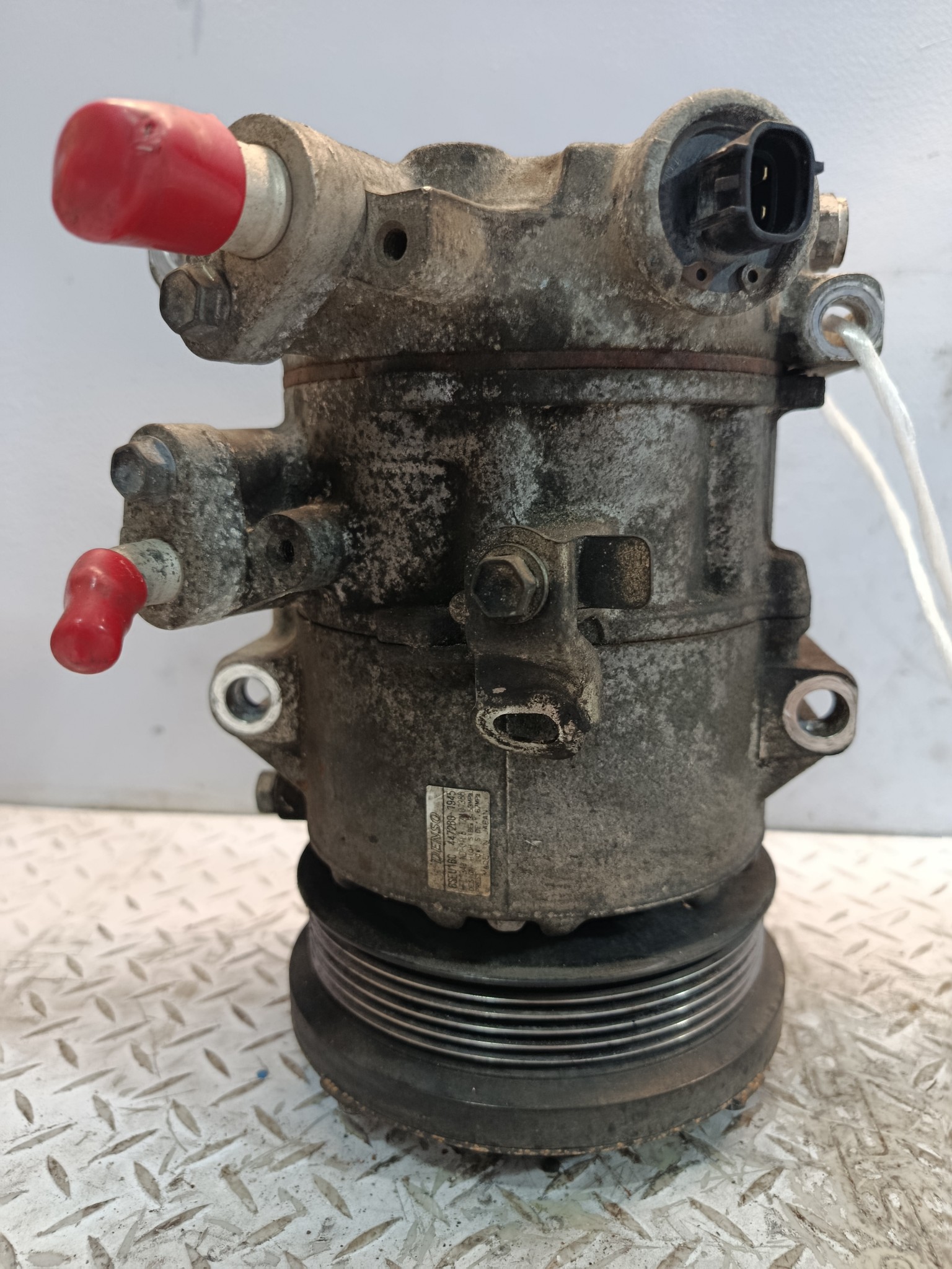 КОМПРЕССОР КОНДИЦИОНЕРА TOYOTA 8831028640 FA1036Z