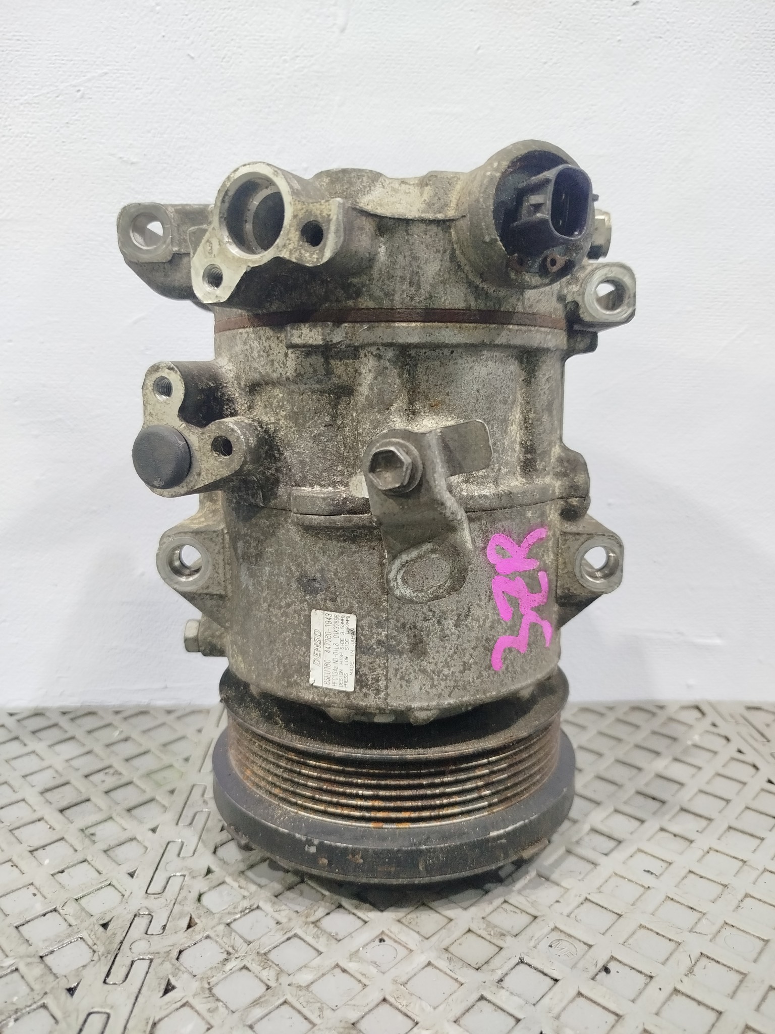 КОМПРЕССОР КОНДИЦИОНЕРА TOYOTA 8831028640 XA6835Z