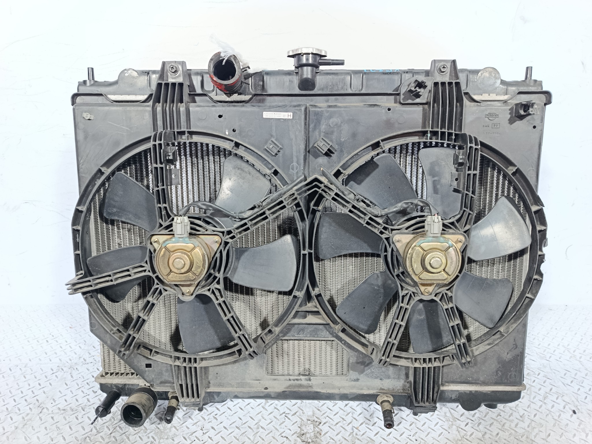 РАДИАТОР ДВИГАТЕЛЯ NISSAN 214609H300  KE827