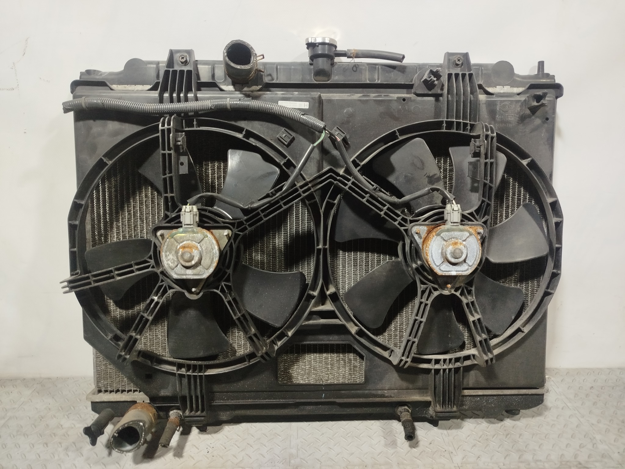РАДИАТОР ДВИГАТЕЛЯ NISSAN 214609H300  XA7048