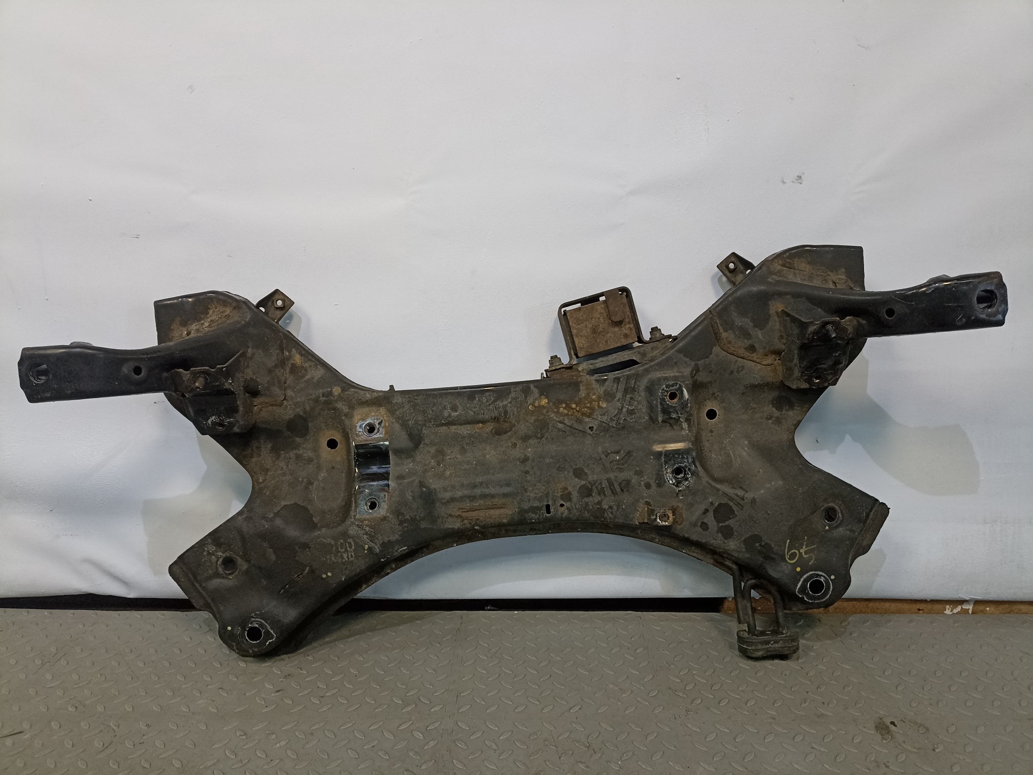 БАЛКА Двигатель/ПОДРАМНИК HYUNDAI KIA ПЕРЕДНЯЯ 624052S610 YE031