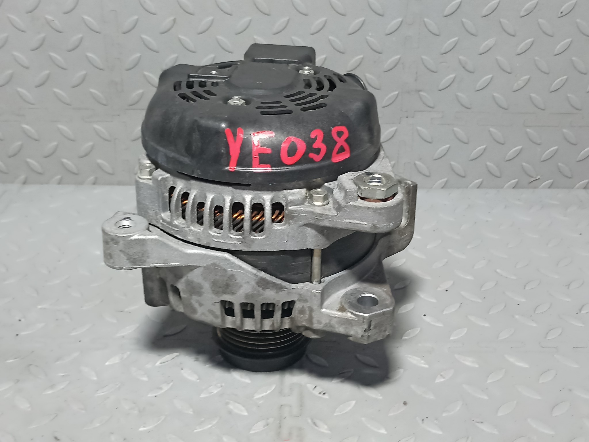 ГЕНЕРАТОР TOYOTA DAIHATSU 2706028190  YE038Z