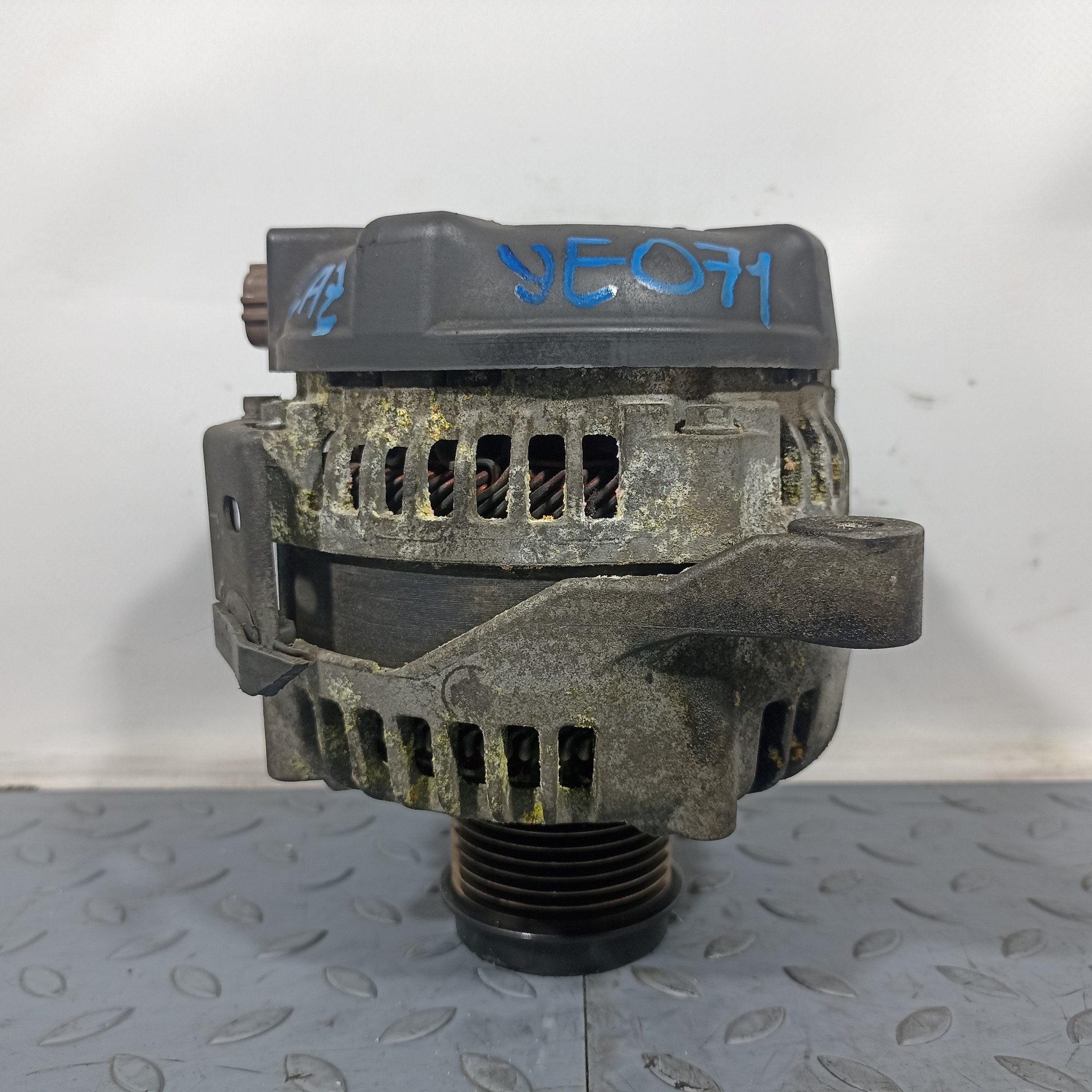 ГЕНЕРАТОР TOYOTA DAIHATSU 2706028190  YE071Z