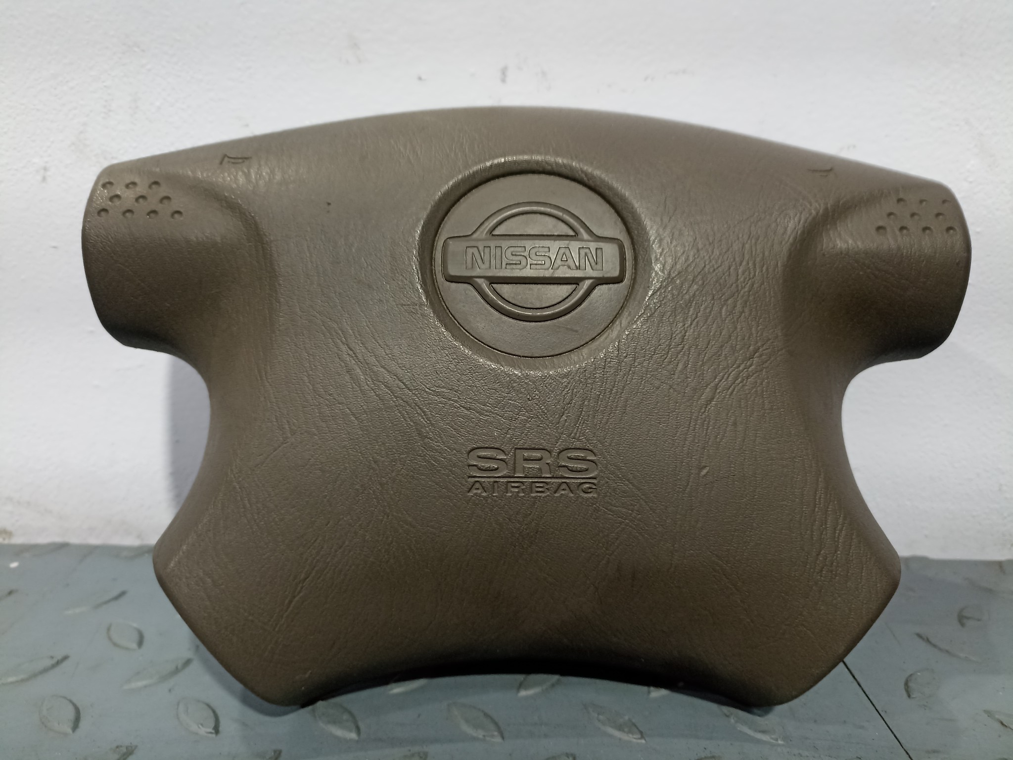 AIRBAG НА РУЛЬ NISSAN MAZDA K85106N065  бежевый, KX4 S4038