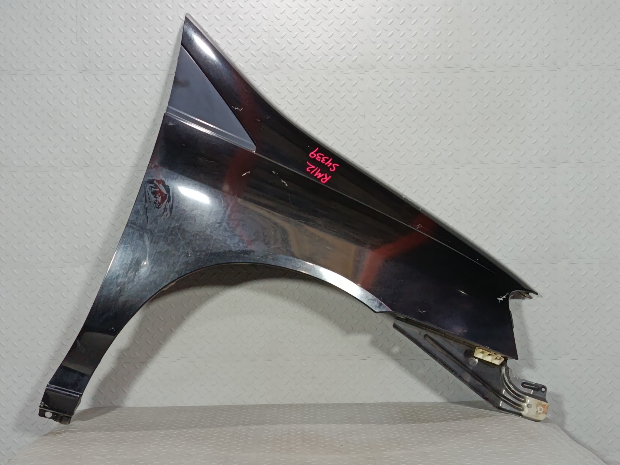 КРЫЛО NISSAN LIBERTY 63100WF760 ПЕРЕДНЕЕ ПРАВОЕ черный, KH3 S4339
