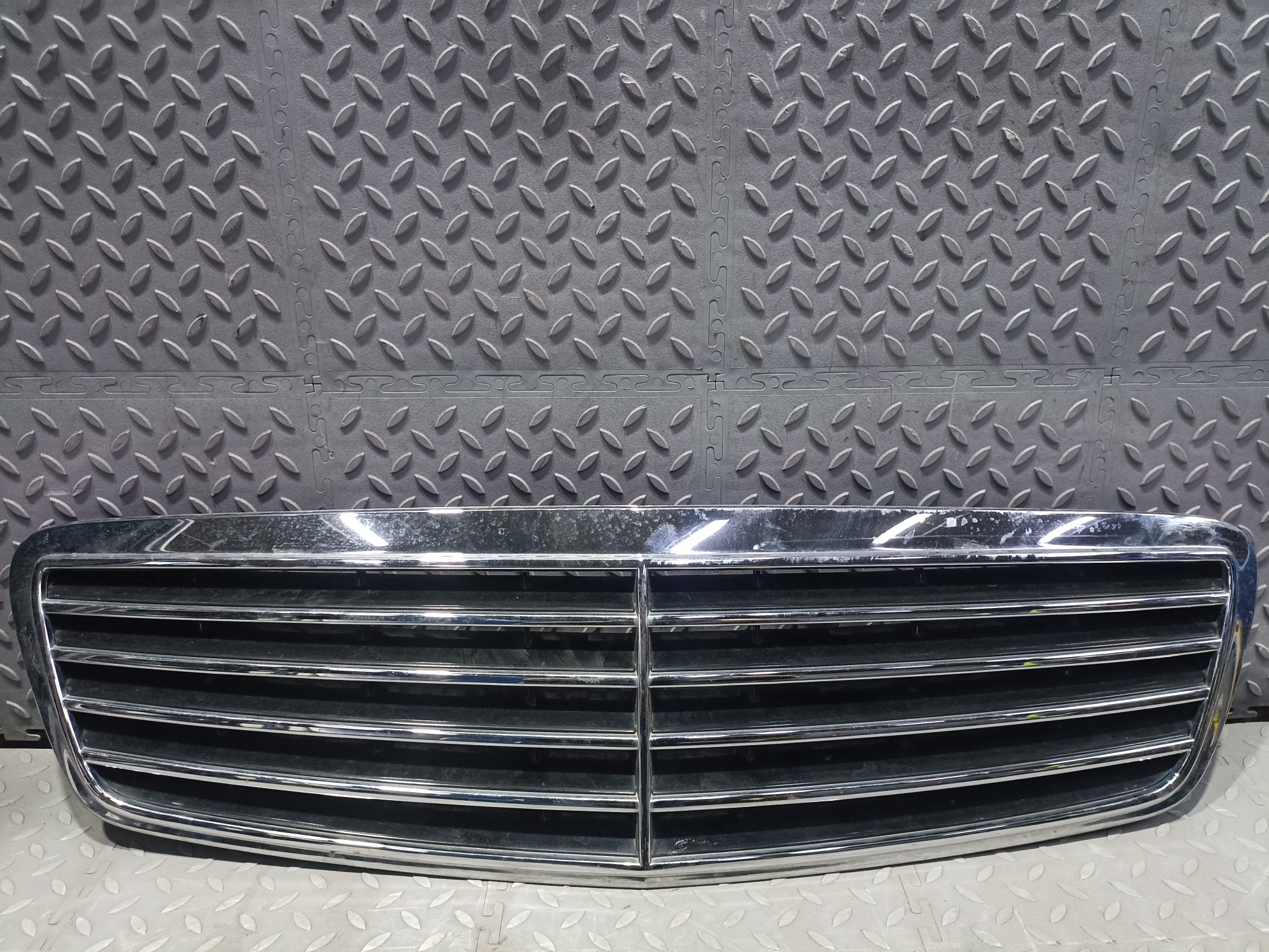 РЕШЕТКА РАДИАТОРА MERCEDES-BENZ A2208800383 FA1032Z