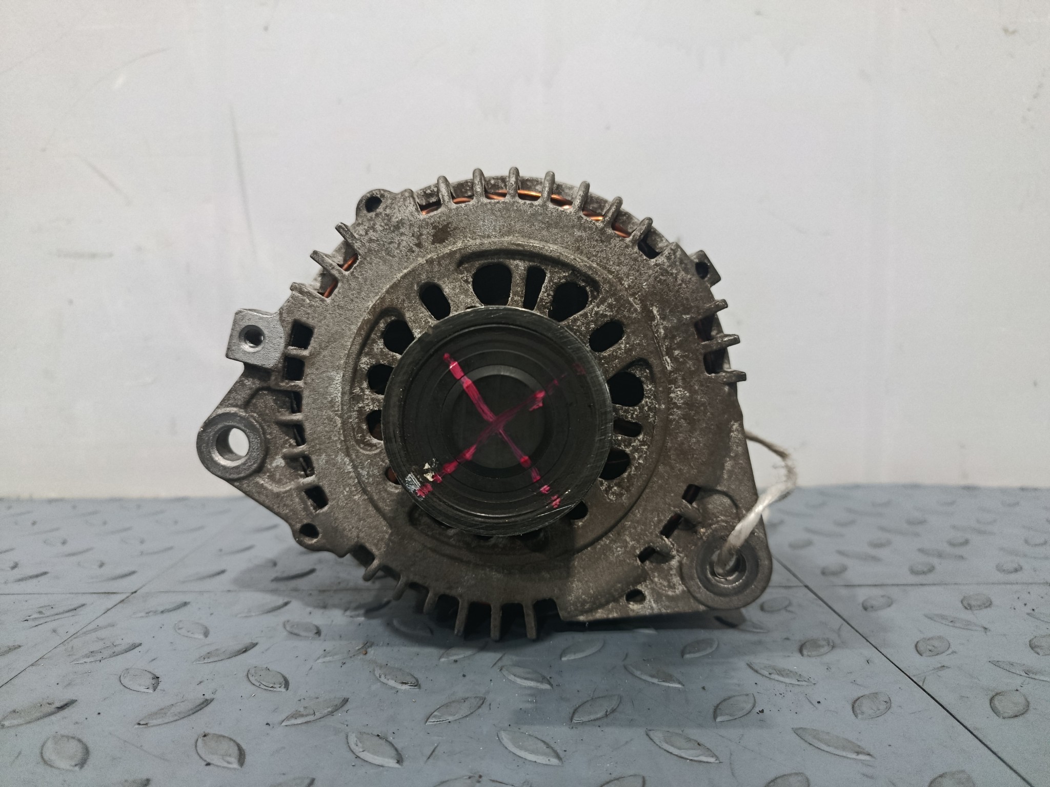 ГЕНЕРАТОР NISSAN 23100AU400  D087
