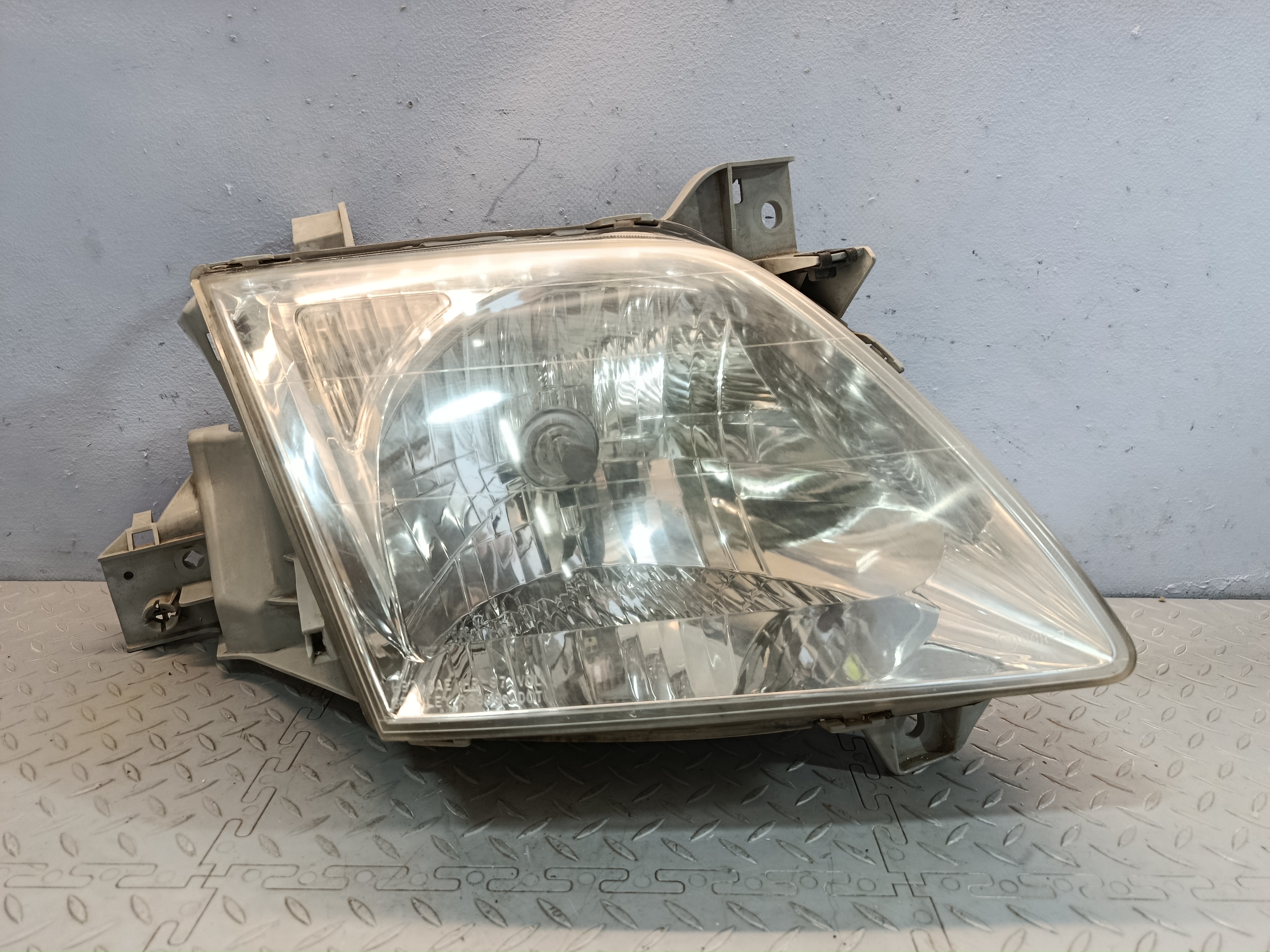 ФАРА MAZDA ПРАВАЯ L081510K0C  S4244