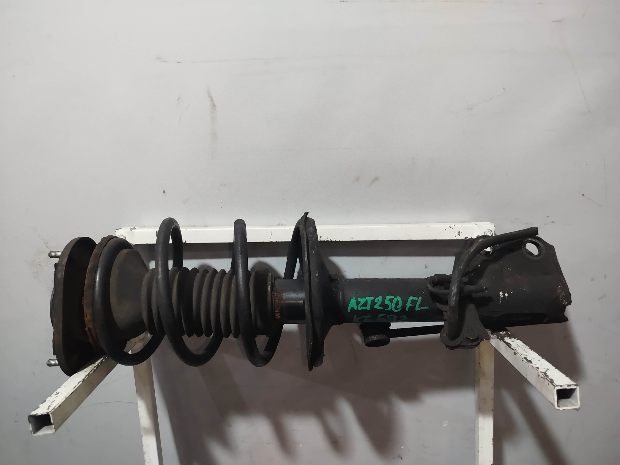 СТОЙКА ХОДОВКИ TOYOTA ПЕРЕДНЯЯ ЛЕВАЯ 4852009860  KE592