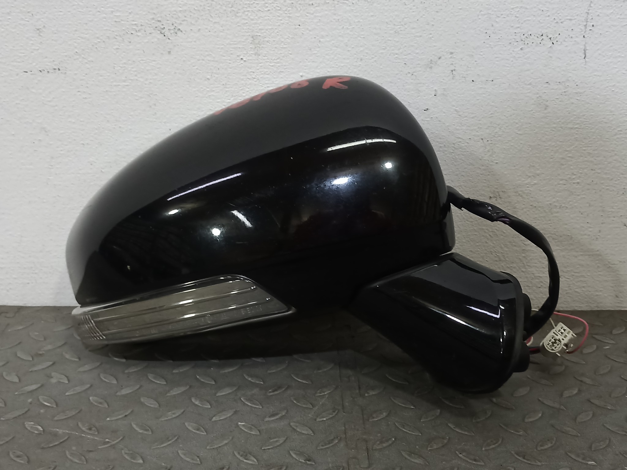 ЗЕРКАЛО TOYOTA WISH ПРАВОЕ 8791068090B2 черный, 202 YE108