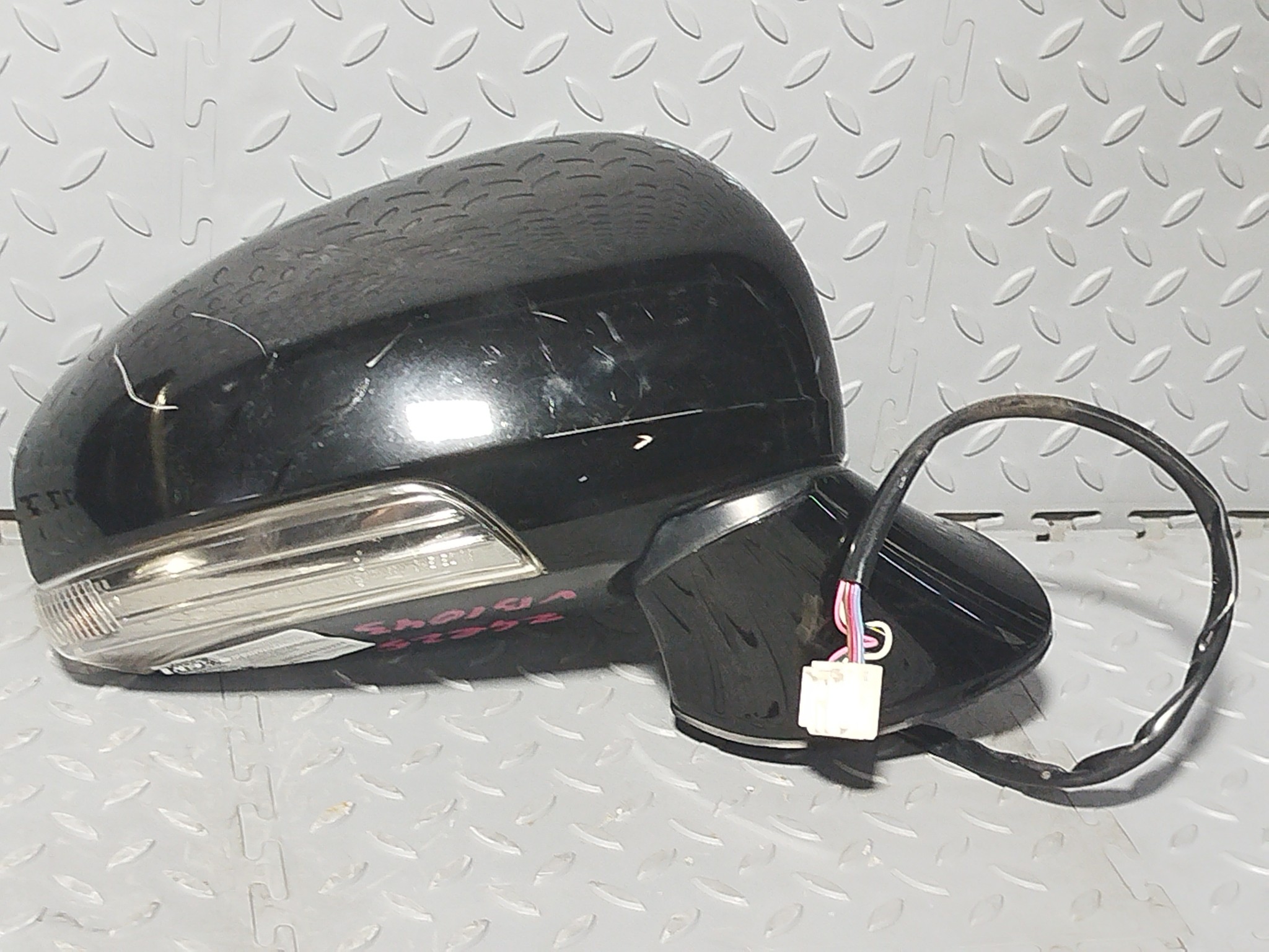 ЗЕРКАЛО TOYOTA WISH ПРАВОЕ 8791068090B2 черный, 202 VB1043