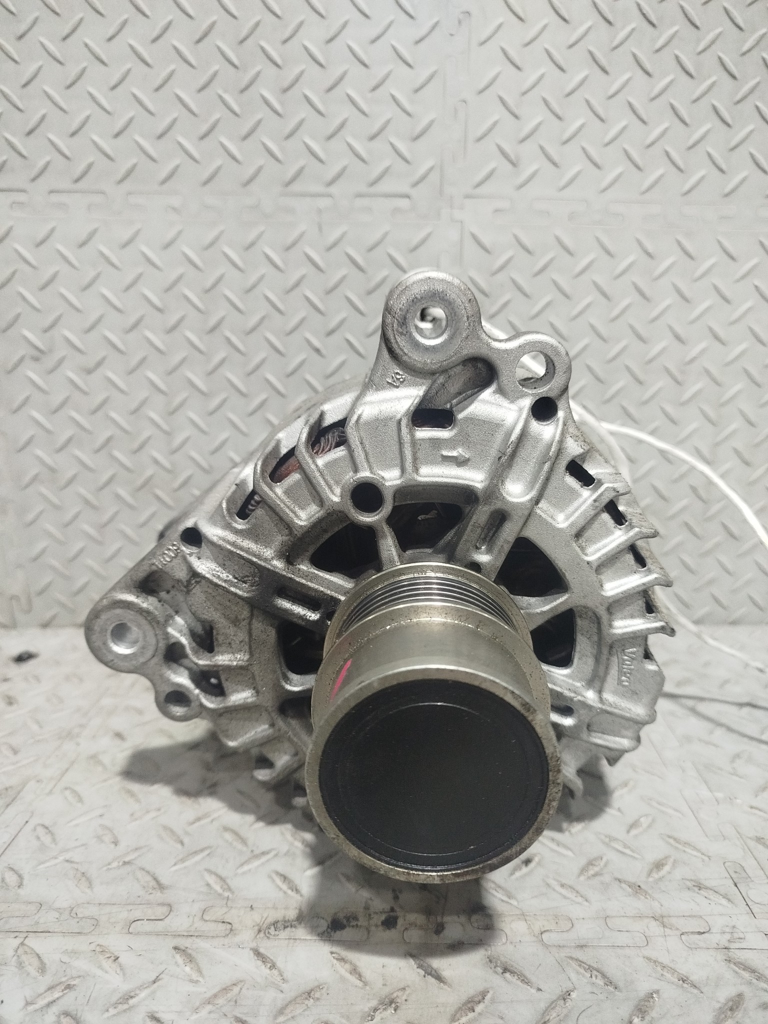 ГЕНЕРАТОР AUDI VOLKSWAGEN SEAT SKODA 04C903021A DY1056Z
