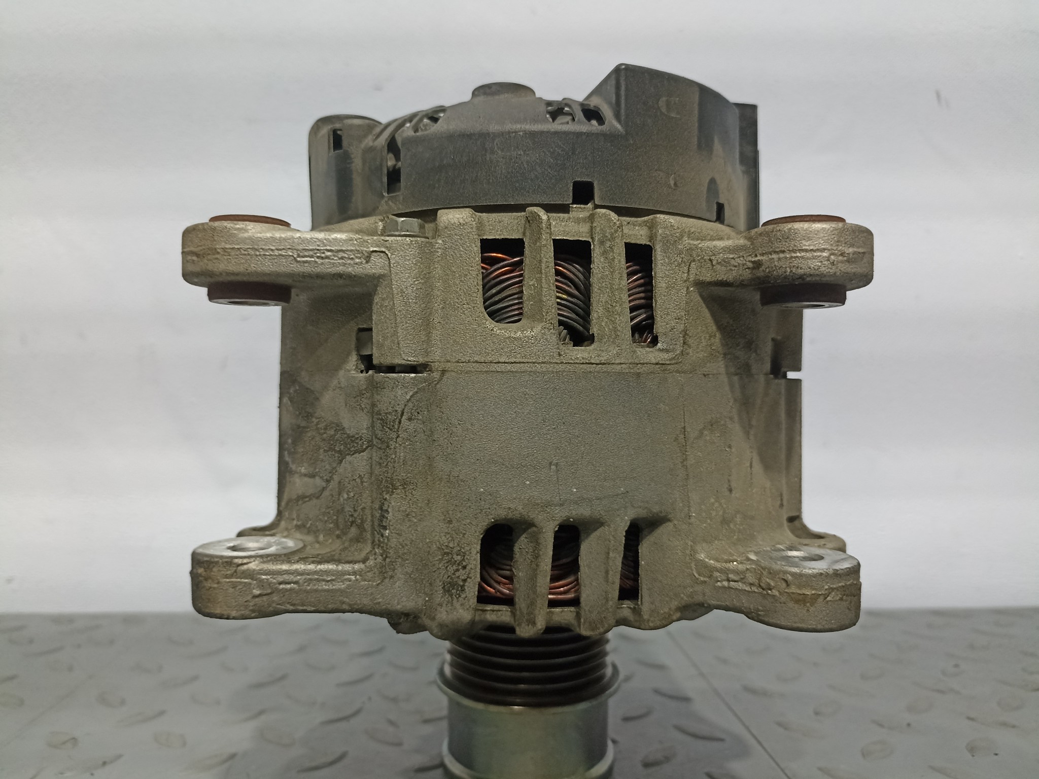 ГЕНЕРАТОР AUDI VOLKSWAGEN SEAT SKODA 04C903021A YA029Z