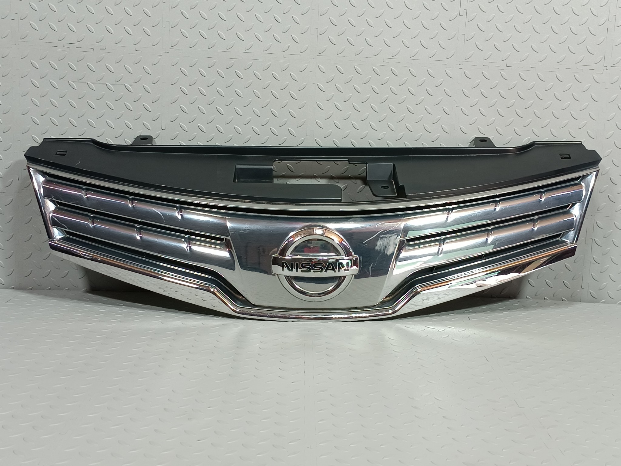 РЕШЕТКА РАДИАТОРА NISSAN 623108Y35B  GA1000Z