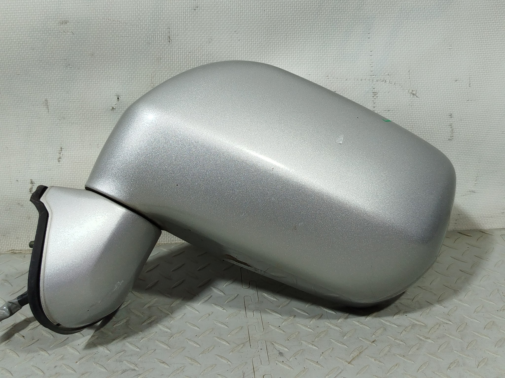 ЗЕРКАЛО NISSAN LIBERTY ЛЕВОЕ 96302WF304  серебро, KY0 S4324
