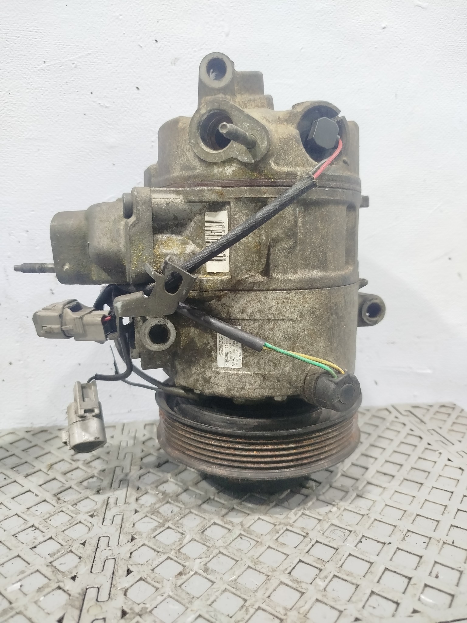 КОМПРЕССОР КОНДИЦИОНЕРА TOYOTA LEXUS 883203A230 D144
