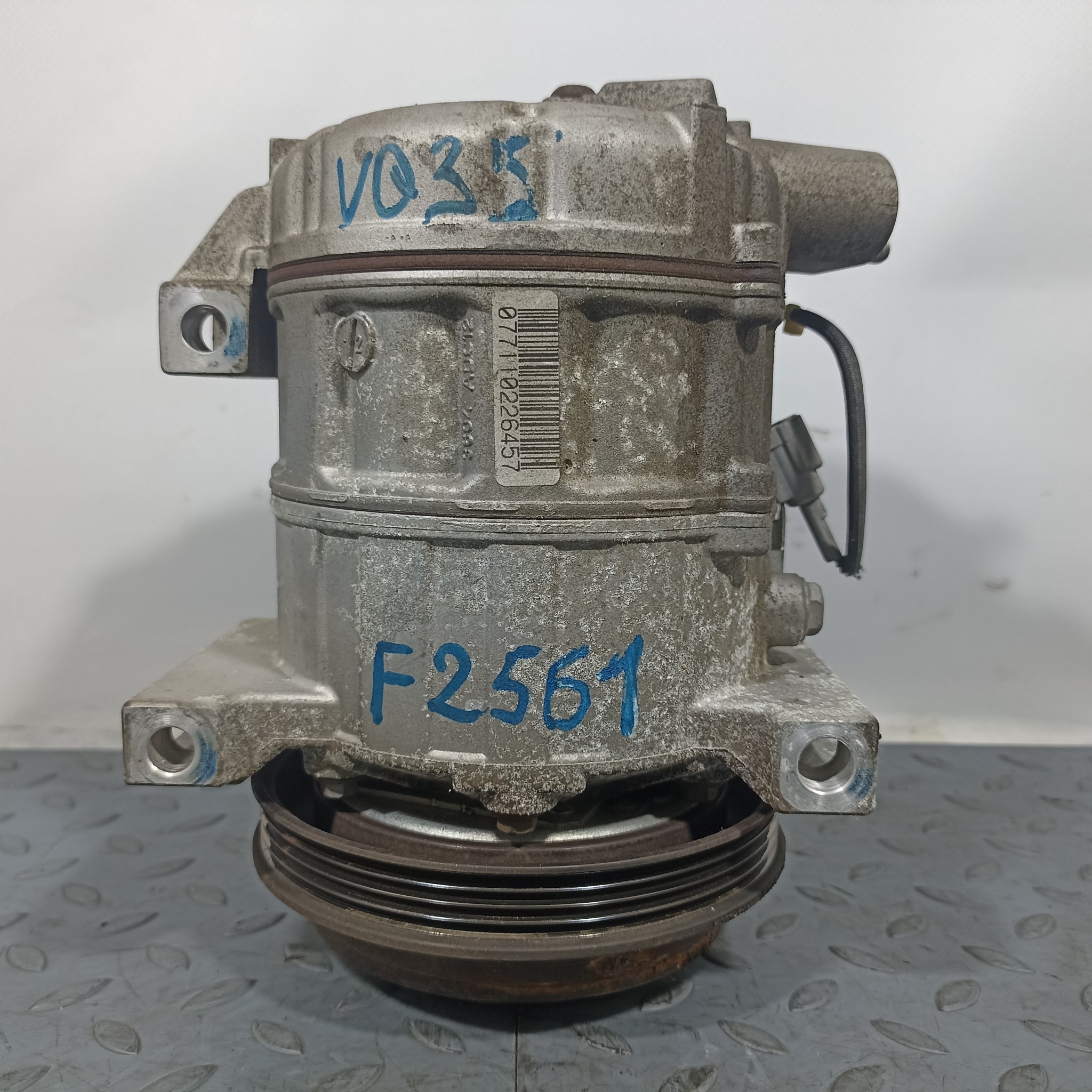 КОМПРЕССОР КОНДИЦИОНЕРА NISSAN INFINITI 92600EG000 F2561Z