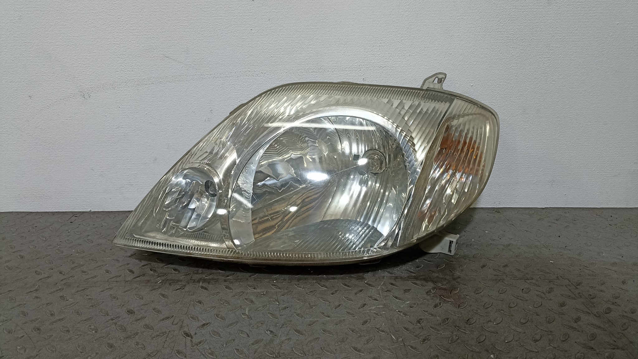 ФАРА TOYOTA ЛЕВАЯ 811501E480 S4115Z