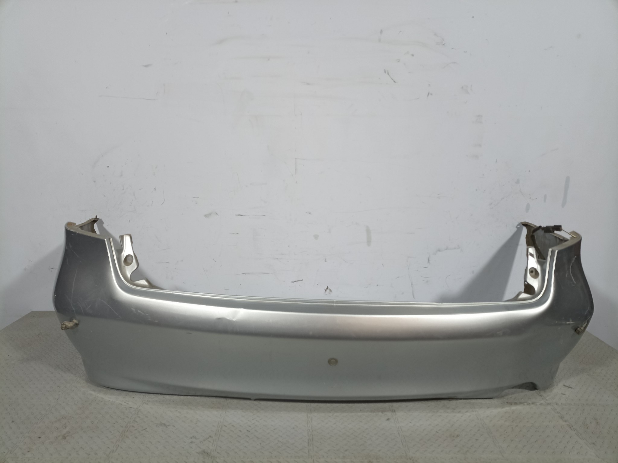 БАМПЕР MITSUBISHI GRANDIS MN150990WB ЗАДНИЙ  серебро, A19 KE762