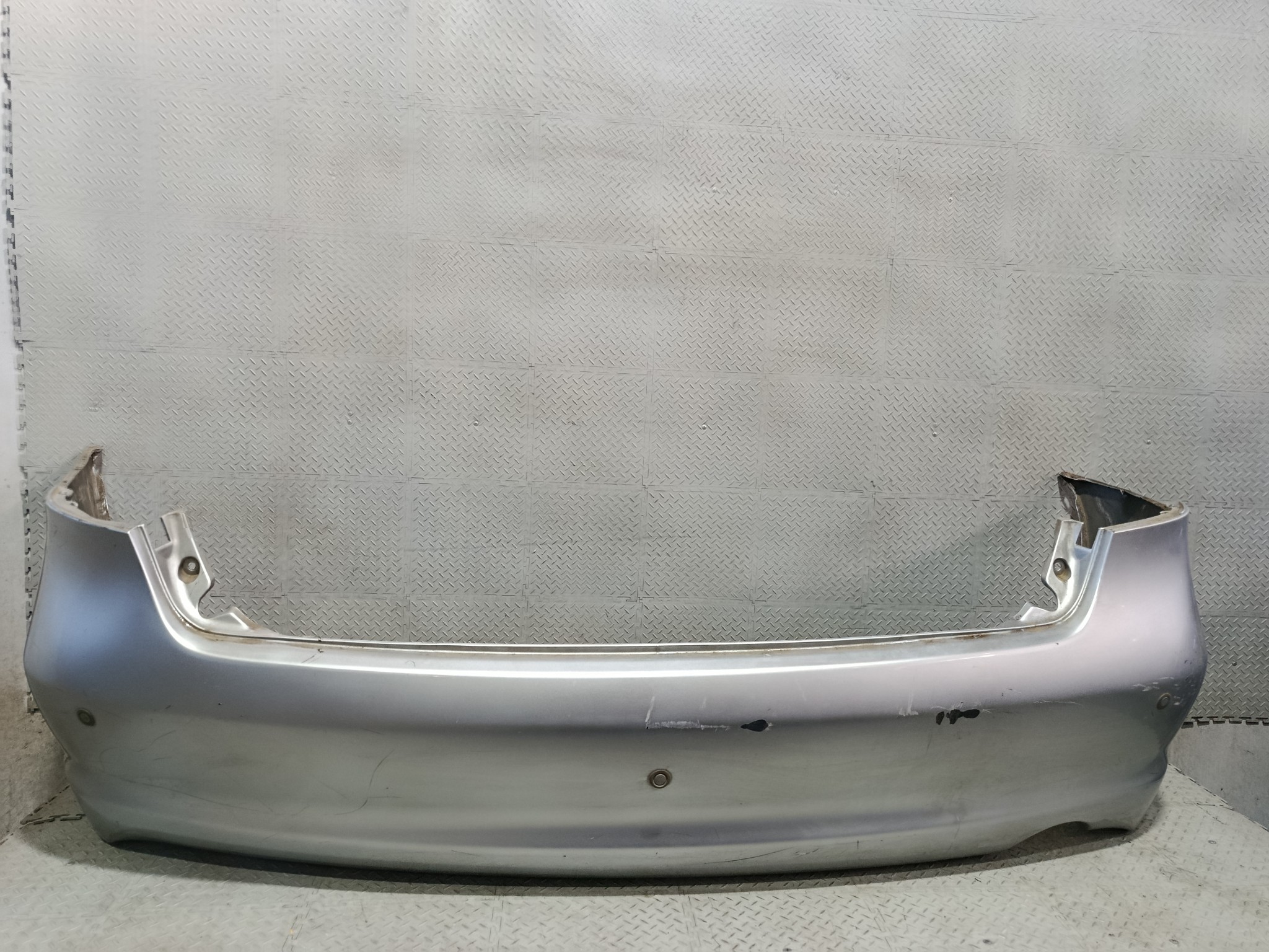 БАМПЕР MITSUBISHI GRANDIS MN150990WB ЗАДНИЙ  серебро, A19 S4153