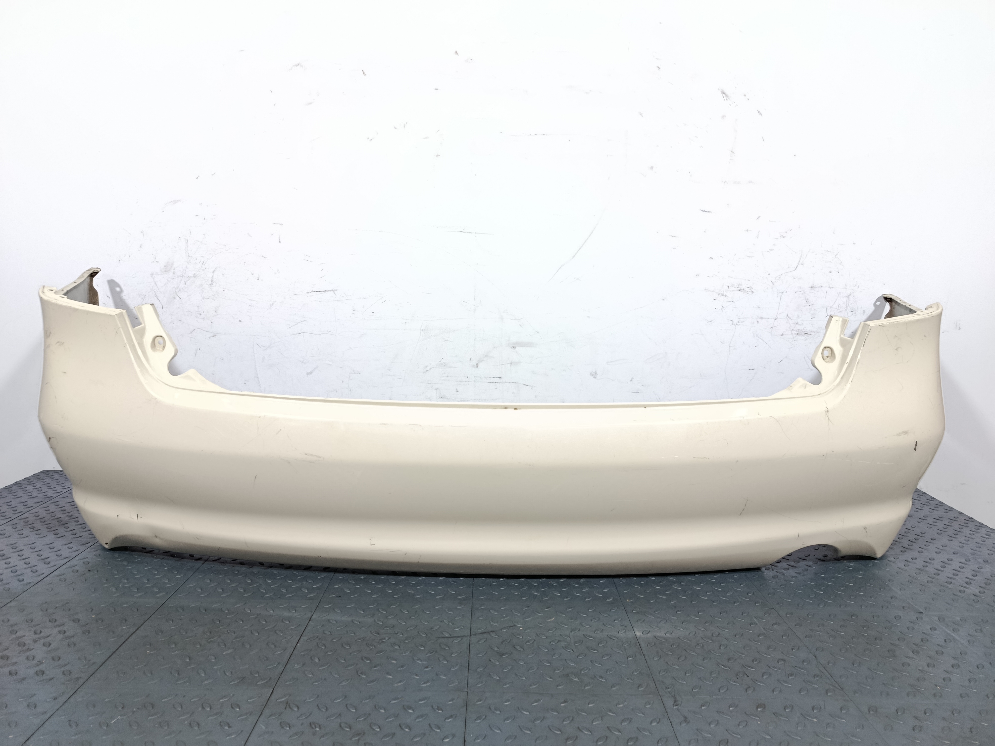 БАМПЕР MITSUBISHI GRANDIS MN150990WB ЗАДНИЙ  белый, W23 TE194