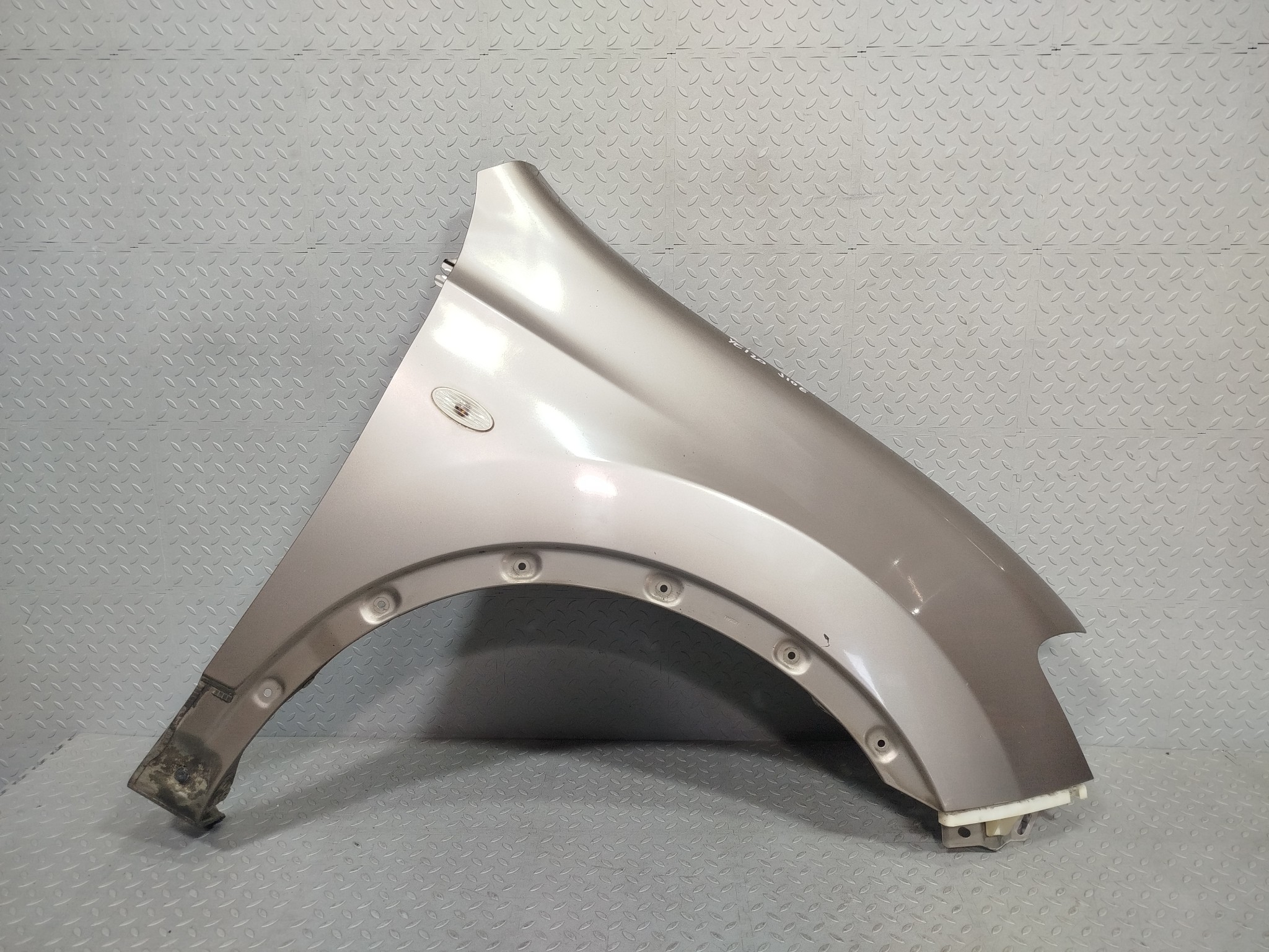 КРЫЛО NISSAN QASHQAI QASHQAI+2 F3100BR0MA ПЕРЕДНЕЕ ПРАВОЕ бежевый, C30 YE120