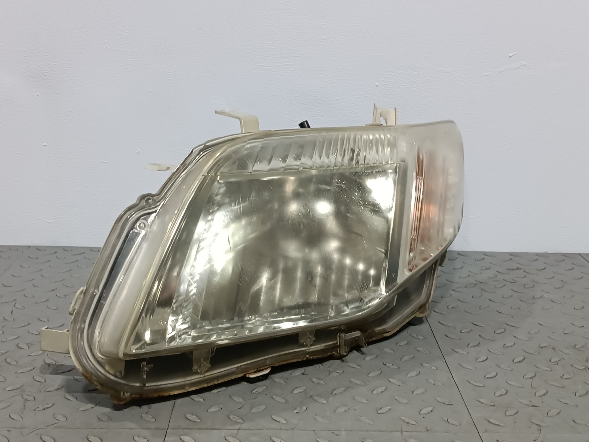 ФАРА TOYOTA ЛЕВАЯ 8117012C80 TE149Z