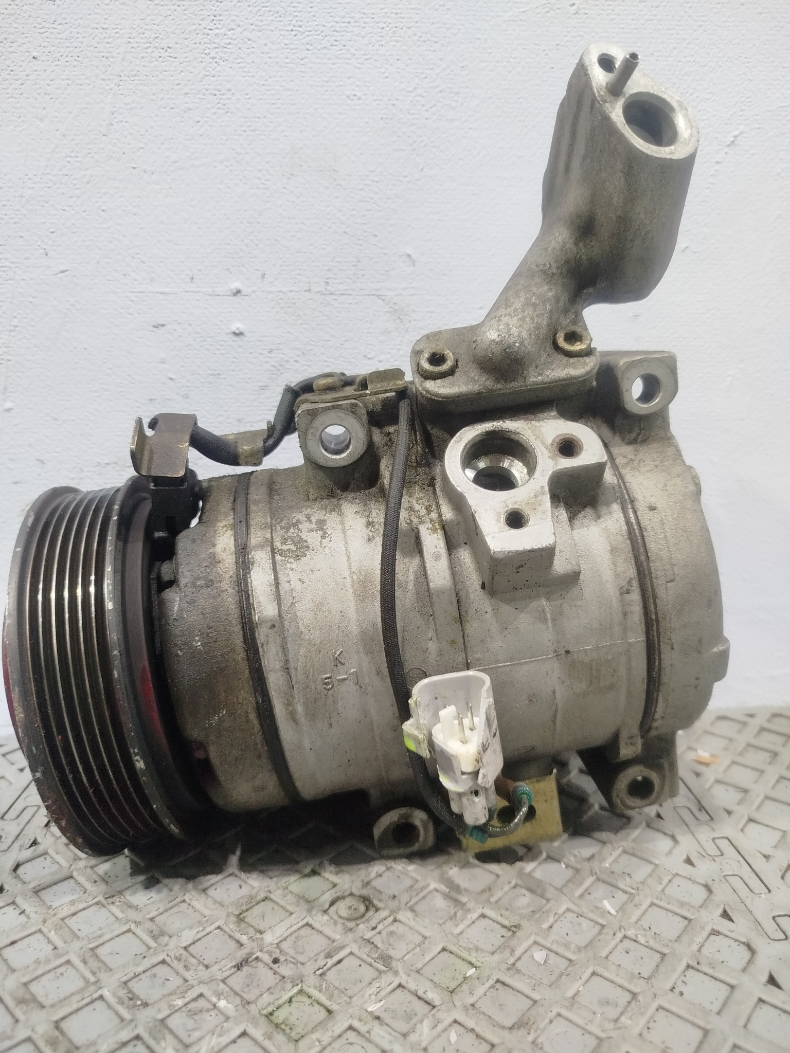 КОМПРЕССОР КОНДИЦИОНЕРА TOYOTA LEXUS 8832007040  F2060Z