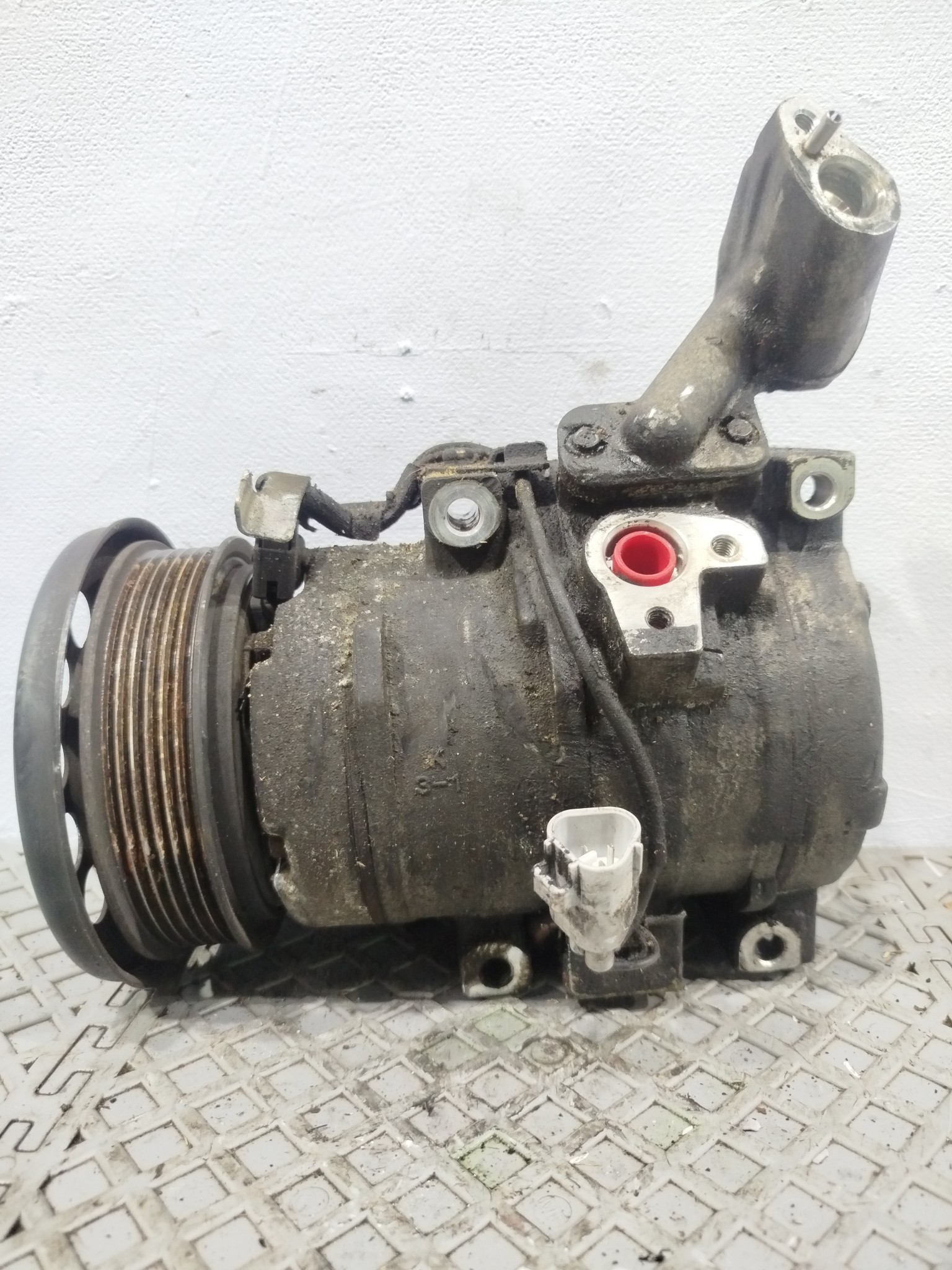 КОМПРЕССОР КОНДИЦИОНЕРА TOYOTA LEXUS 8832007040  D061