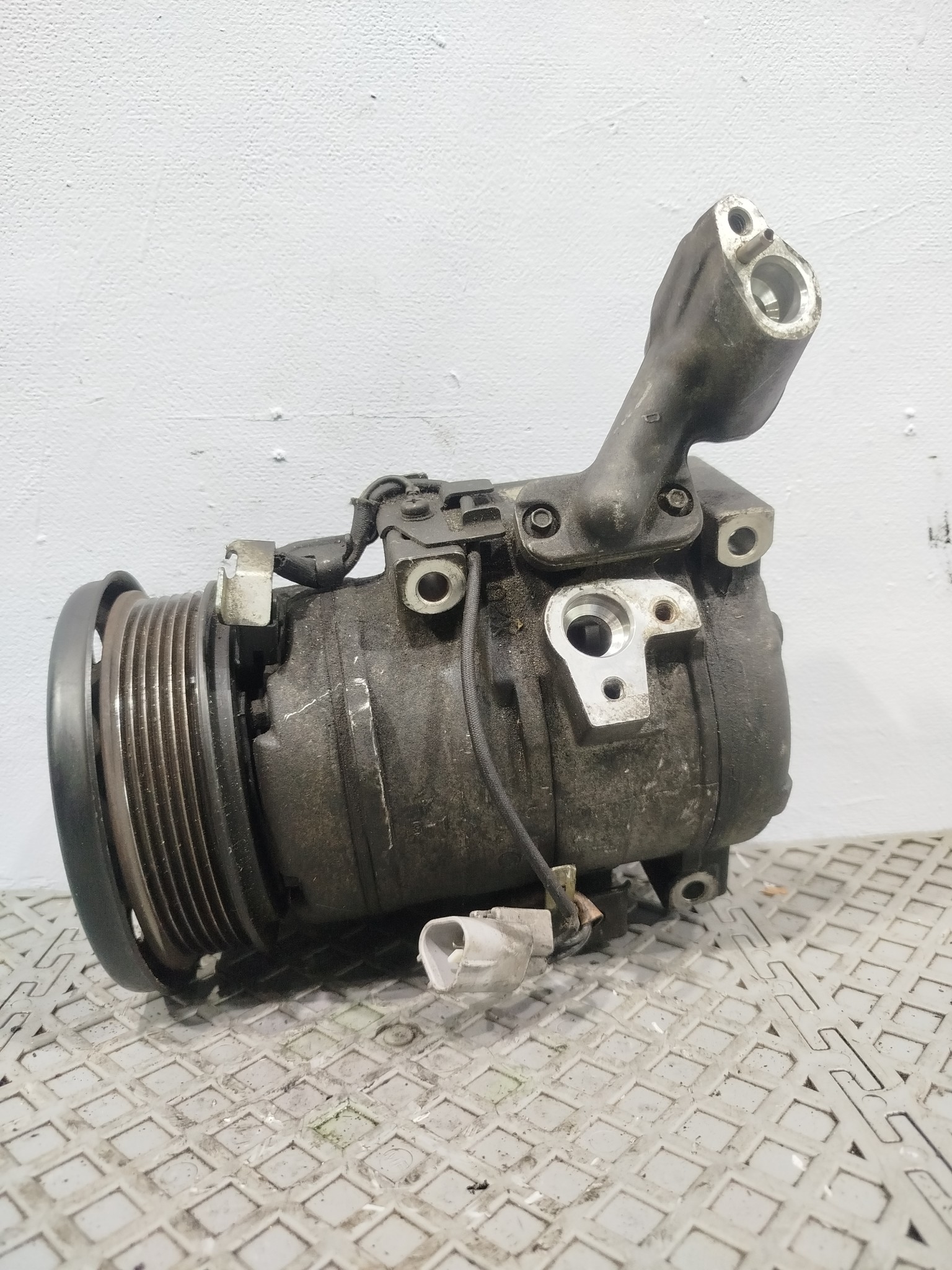 КОМПРЕССОР КОНДИЦИОНЕРА TOYOTA LEXUS 8832007040  F2180Z