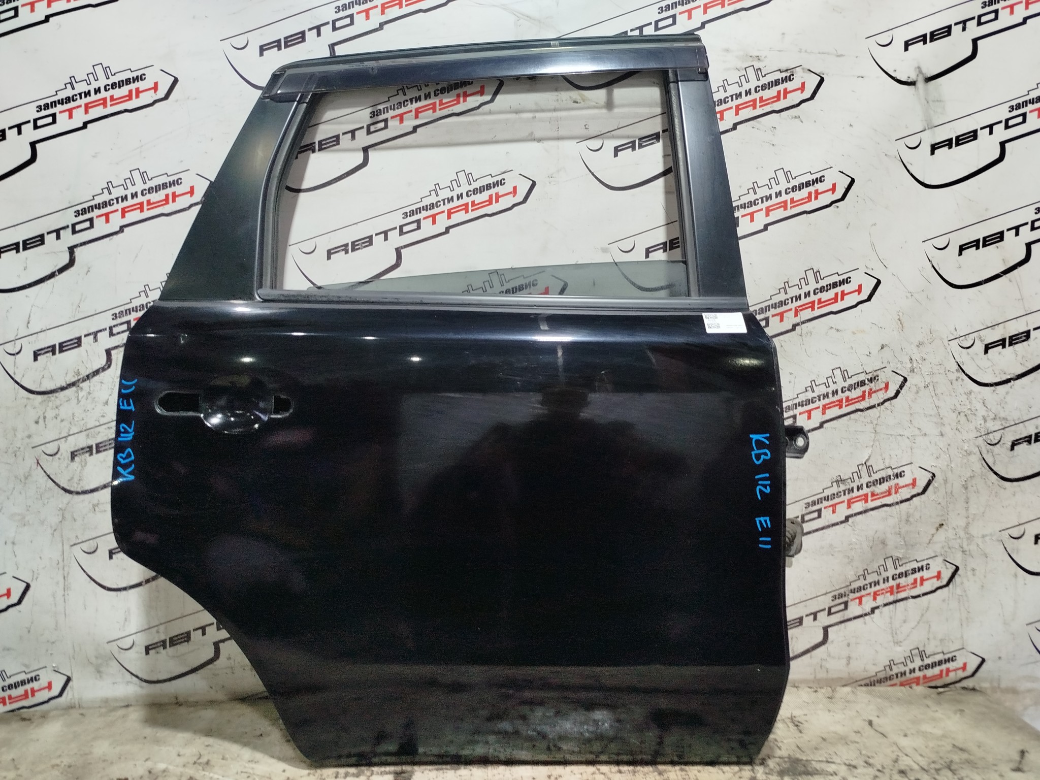 ДВЕРЬ NISSAN NOTE H210M1U6MA ЗАДНЯЯ ПРАВАЯ  черный, KH3 KB112
