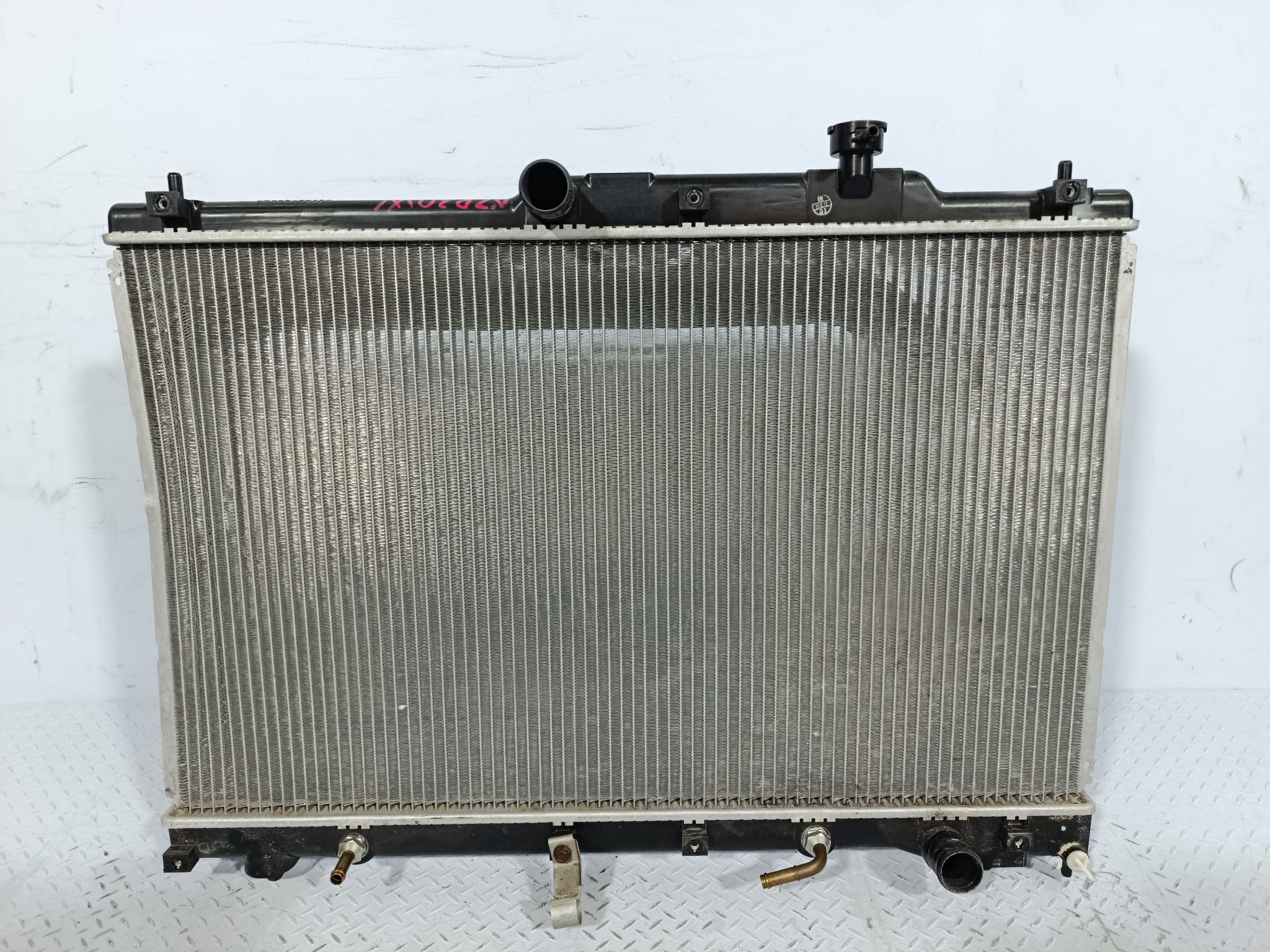 РАДИАТОР ДВИГАТЕЛЯ TOYOTA 1640028410  NA8600Z