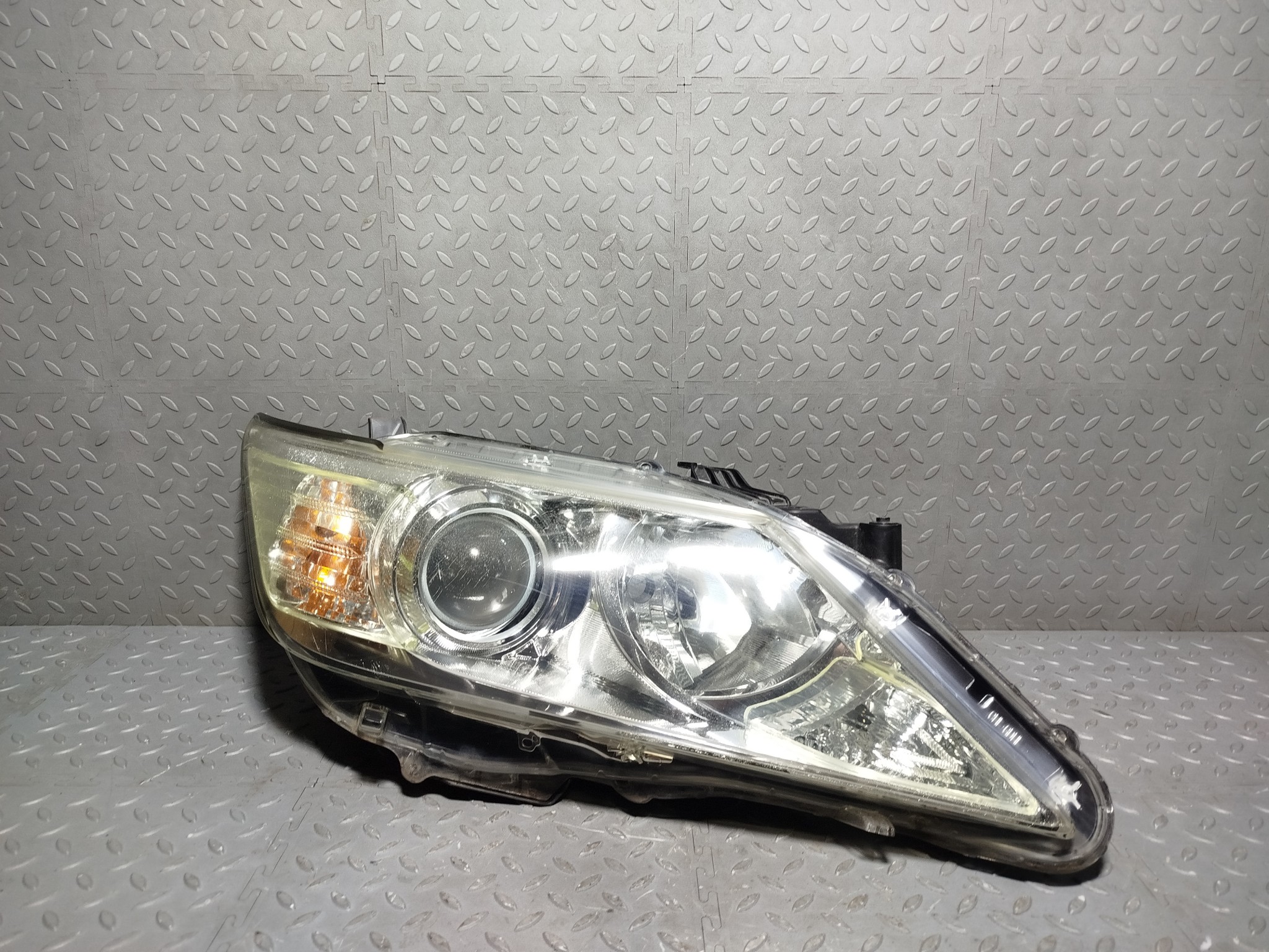 ФАРА TOYOTA DAIHATSU ПРАВАЯ 8111033850  FA914Z