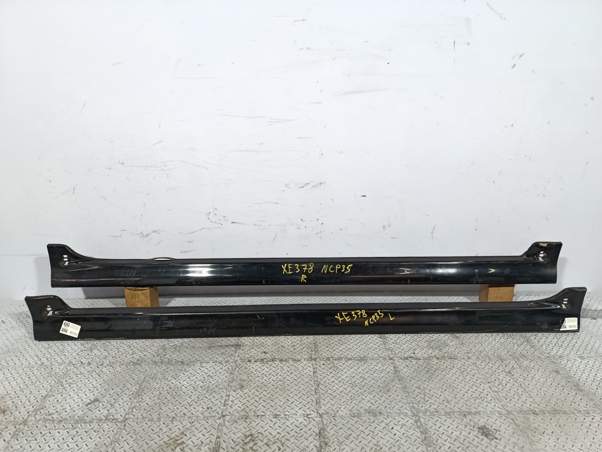 ПОРОГ ПЛАСТИК TOYOTA 7585152010A1 ЛЕВЫЙ ПРАВЫЙ  черный, 202 XE378