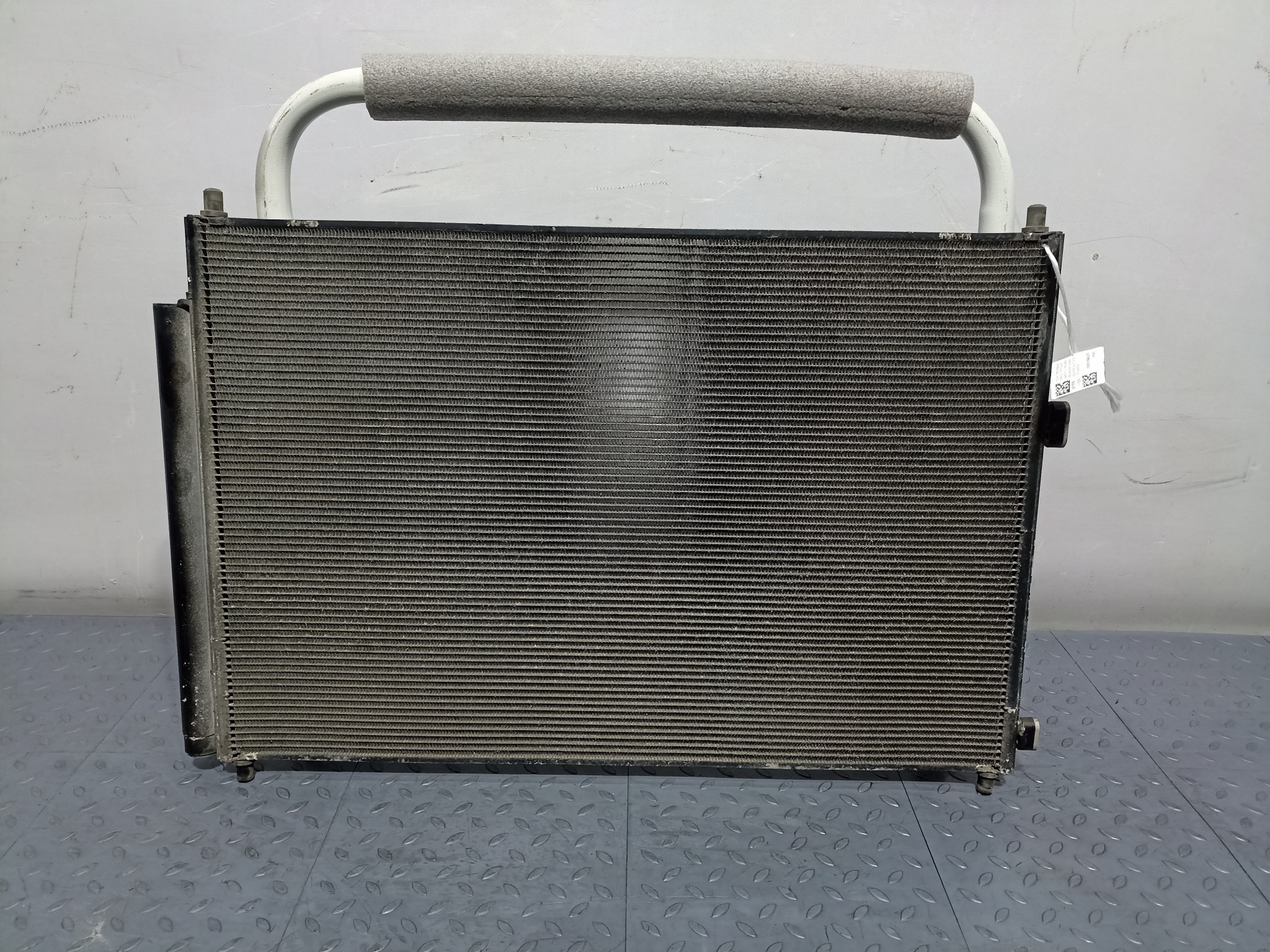 РАДИАТОР КОНДИЦИОНЕРА TOYOTA 8846058011 VB305