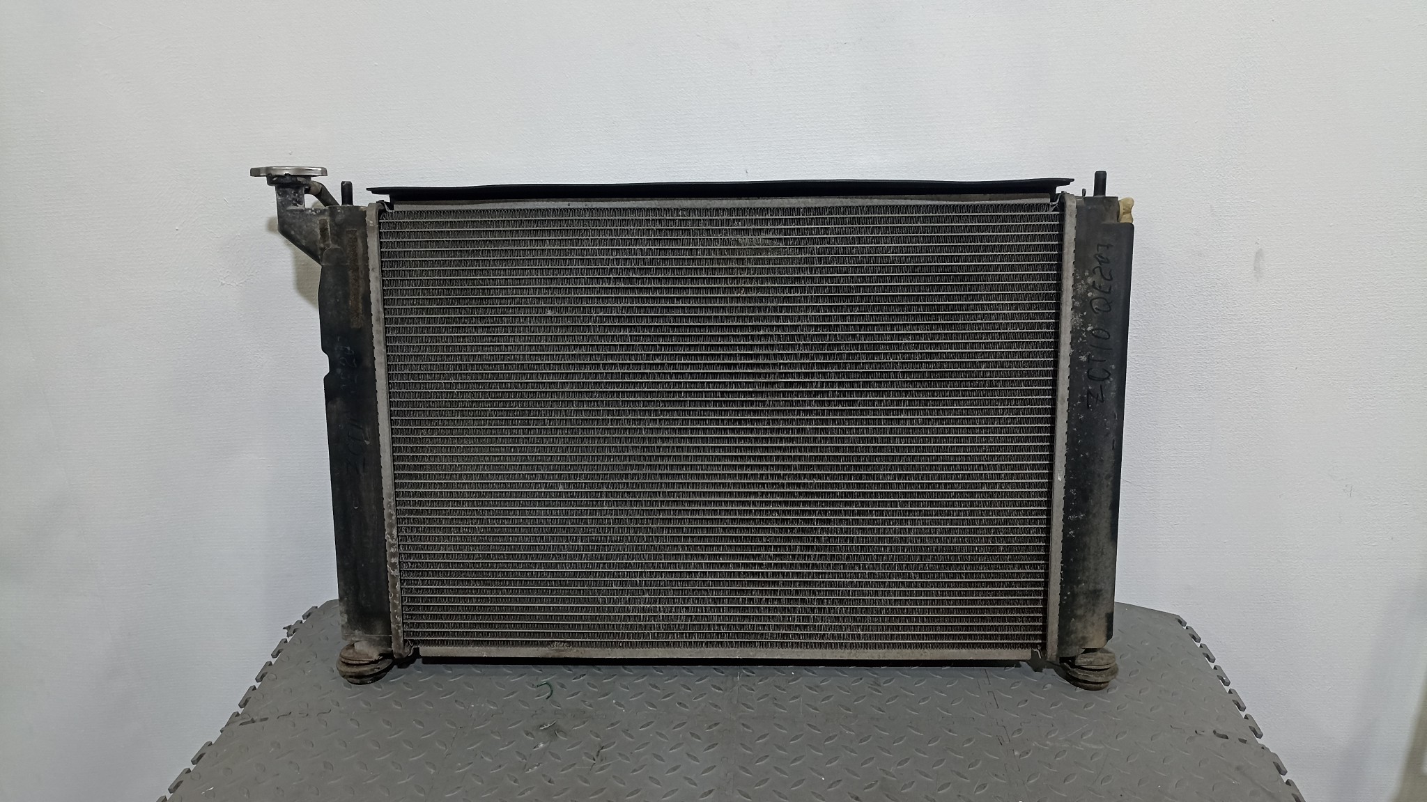 РАДИАТОР ДВИГАТЕЛЯ TOYOTA SCION 1640028350 QE207Z