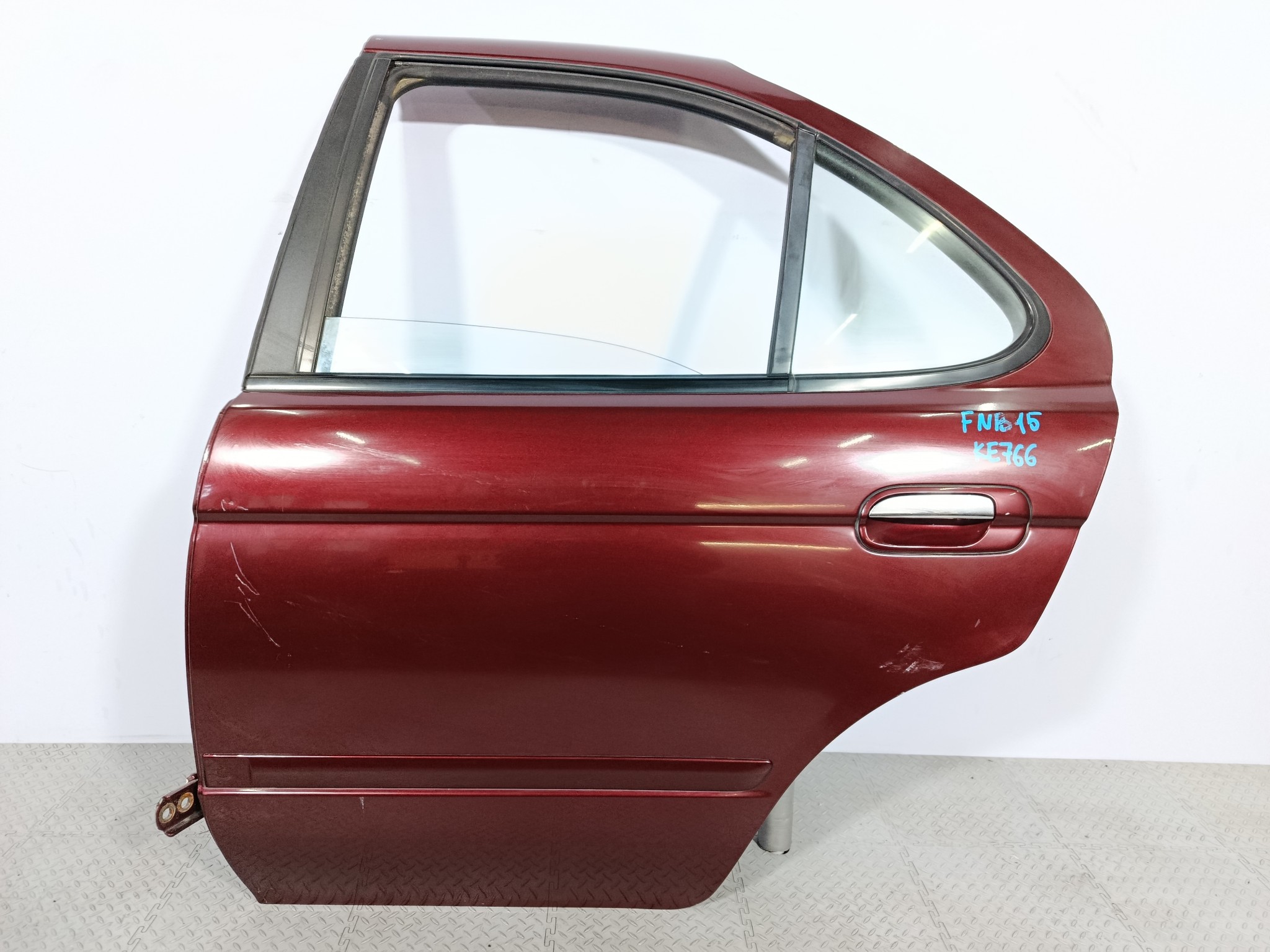 ДВЕРЬ NISSAN SUNNY H21015M6CM ЗАДНЯЯ ЛЕВАЯ  бордовый, AX5 KE766