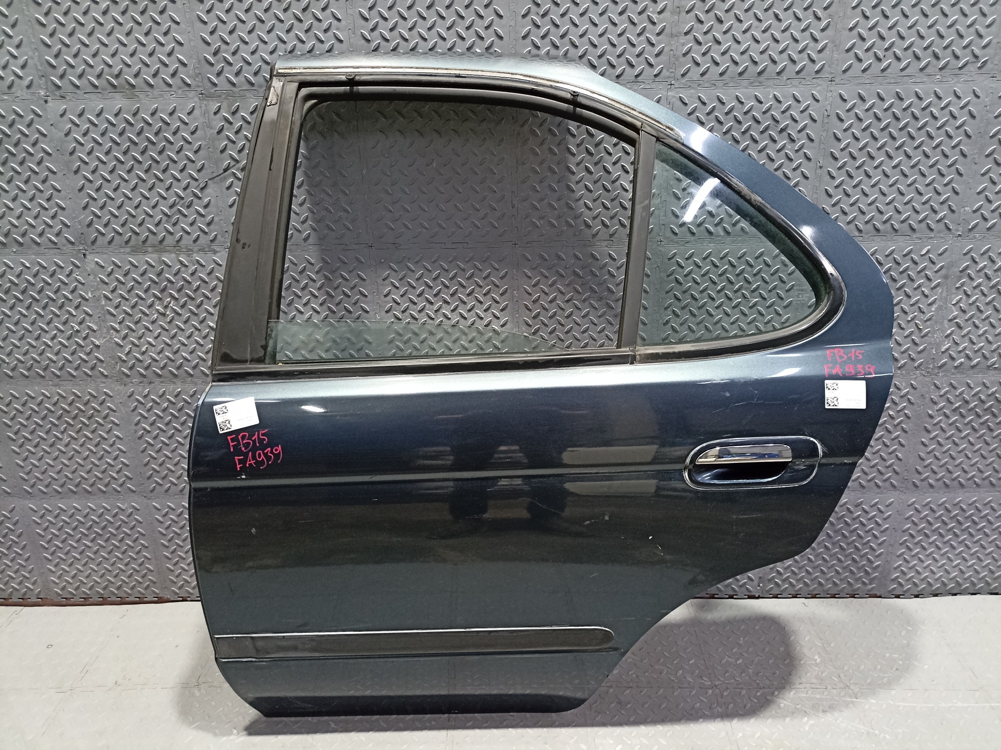 ДВЕРЬ NISSAN SUNNY H21015M6CM ЗАДНЯЯ ЛЕВАЯ  темно-зеленый, BV5 FA939