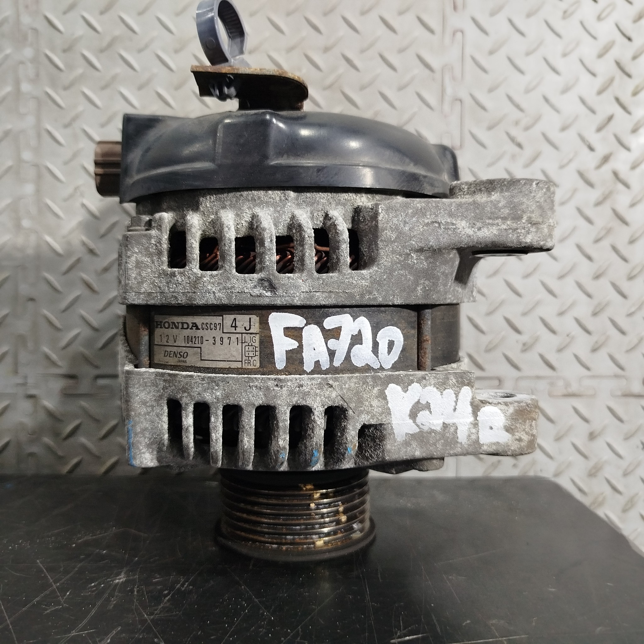 ГЕНЕРАТОР HONDA 31100RFE003  FA720Z